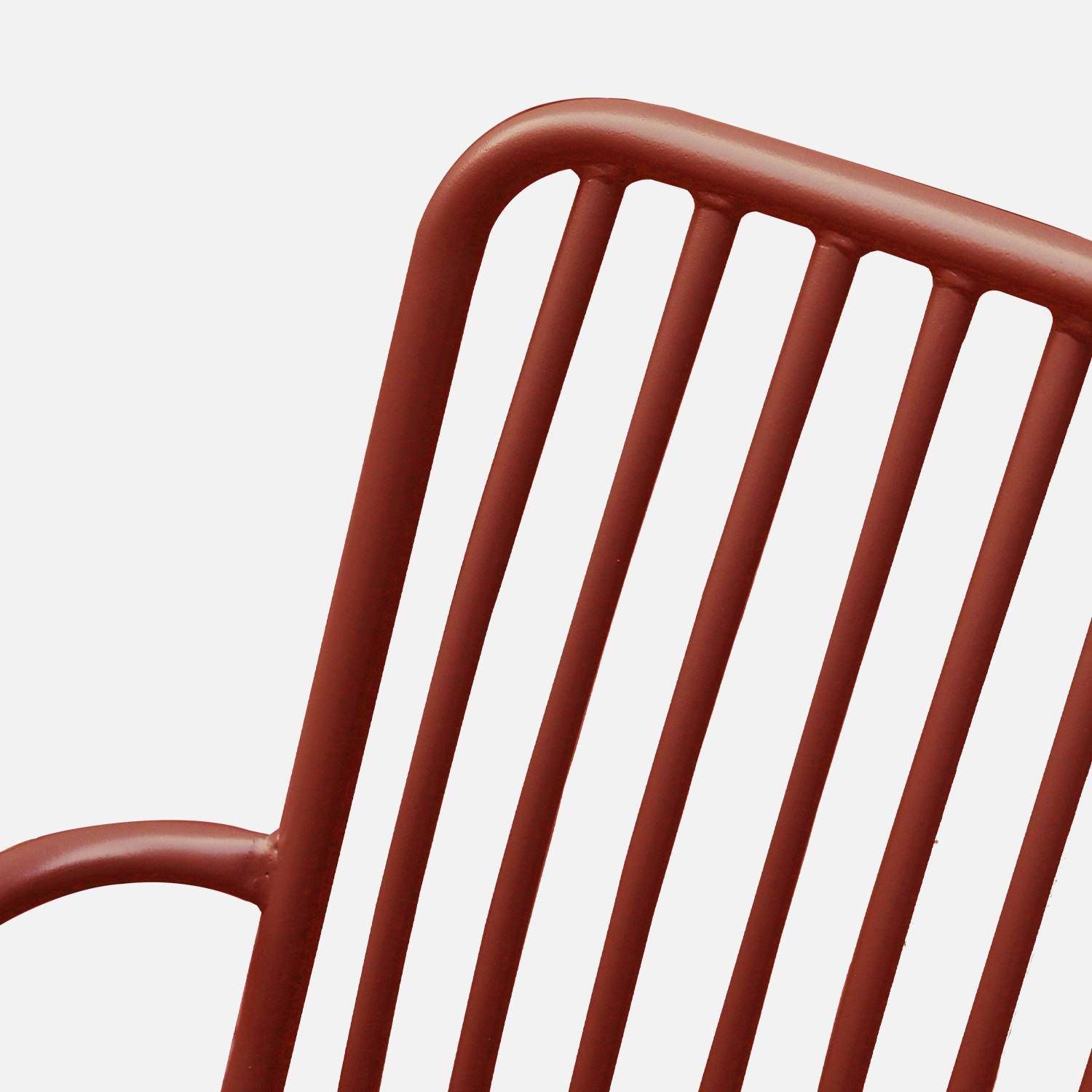 2er Set stapelbare terrakottafarbene Stühle aus Stahl, mit Armlehnen - Florida,sweeek,Photo7