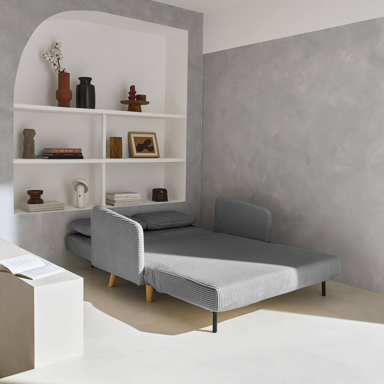 Skandinavisches 2-Sitzer-Sofa mit hellgrauem Cordbezug, Holzfüßen und verstellbarer Rückenlehne - Panam Photo2