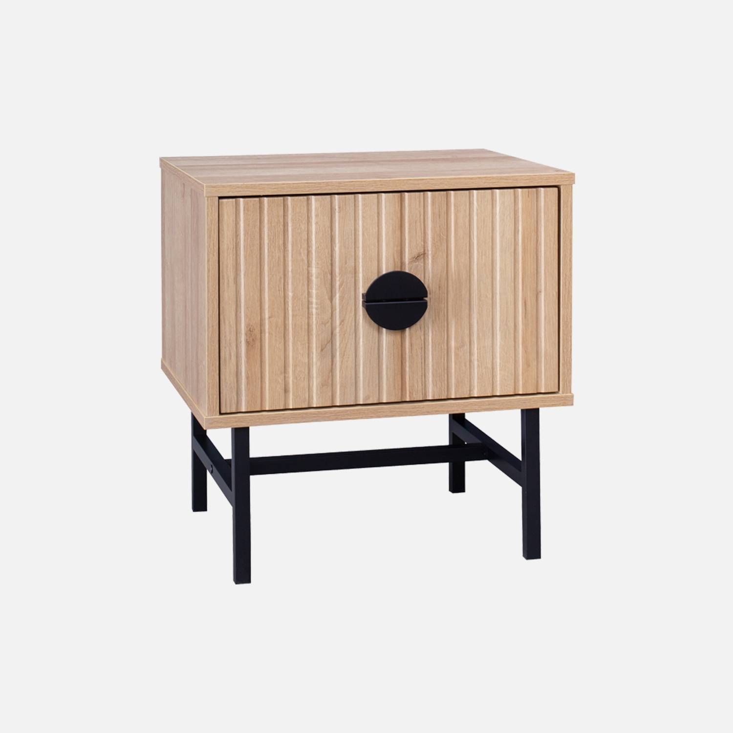 Mesa de cabeceira com efeito de carvalho, decoração em madeira ranhurada | sweeek