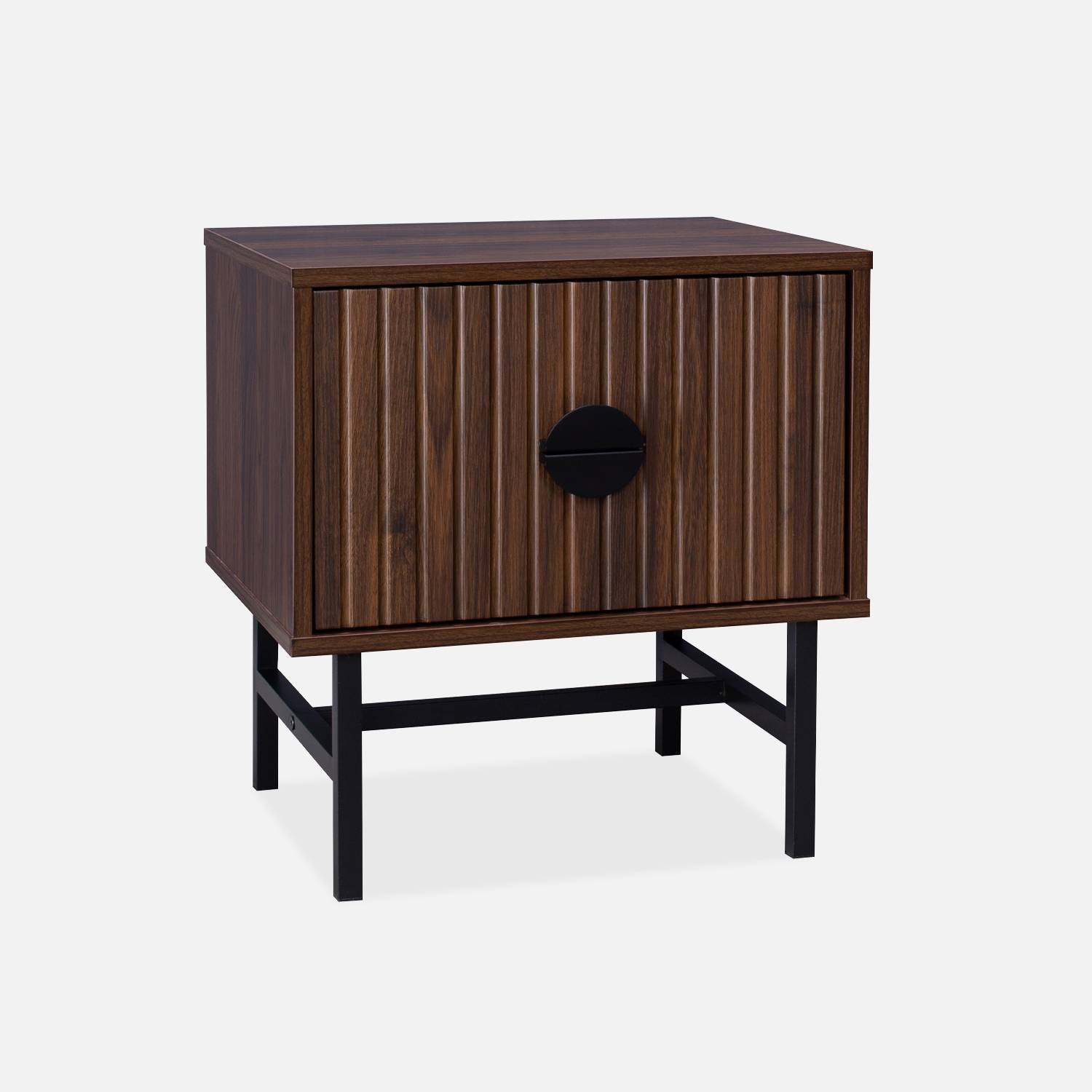 Mesa de cabeceira com efeito de madeira escura, decoração em madeira ranhurada | sweeek