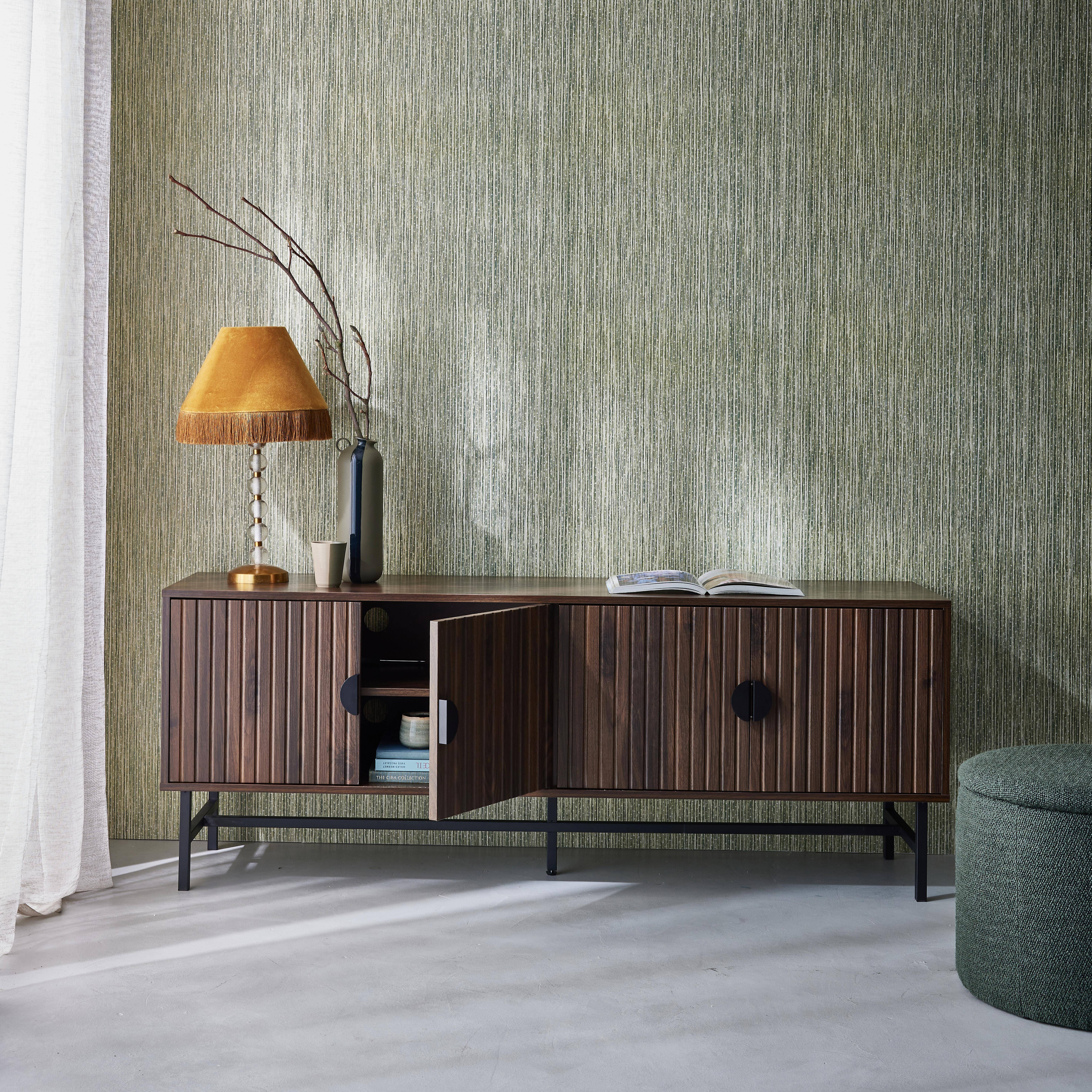 TV-Möbel, nussbaumfarbenes, geriffeltes Holzdekor, vier Türen, zwei Regale, L 160 x B 39 x H 60cm - Bazalt Photo2