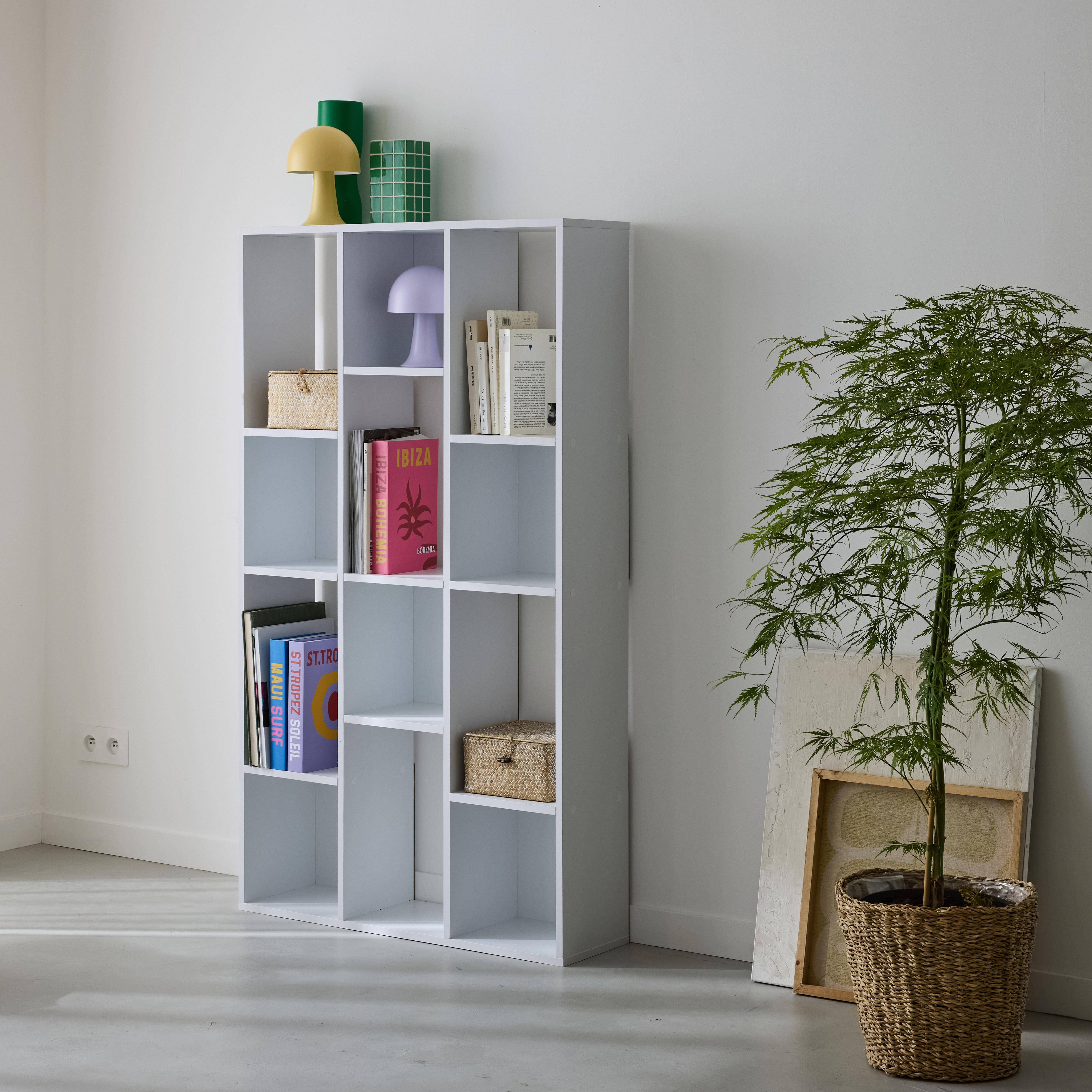 Librería blanca de diseño asimétrico, Pieter, 3 estantes, 12 compartimentos de almacenamiento Photo3