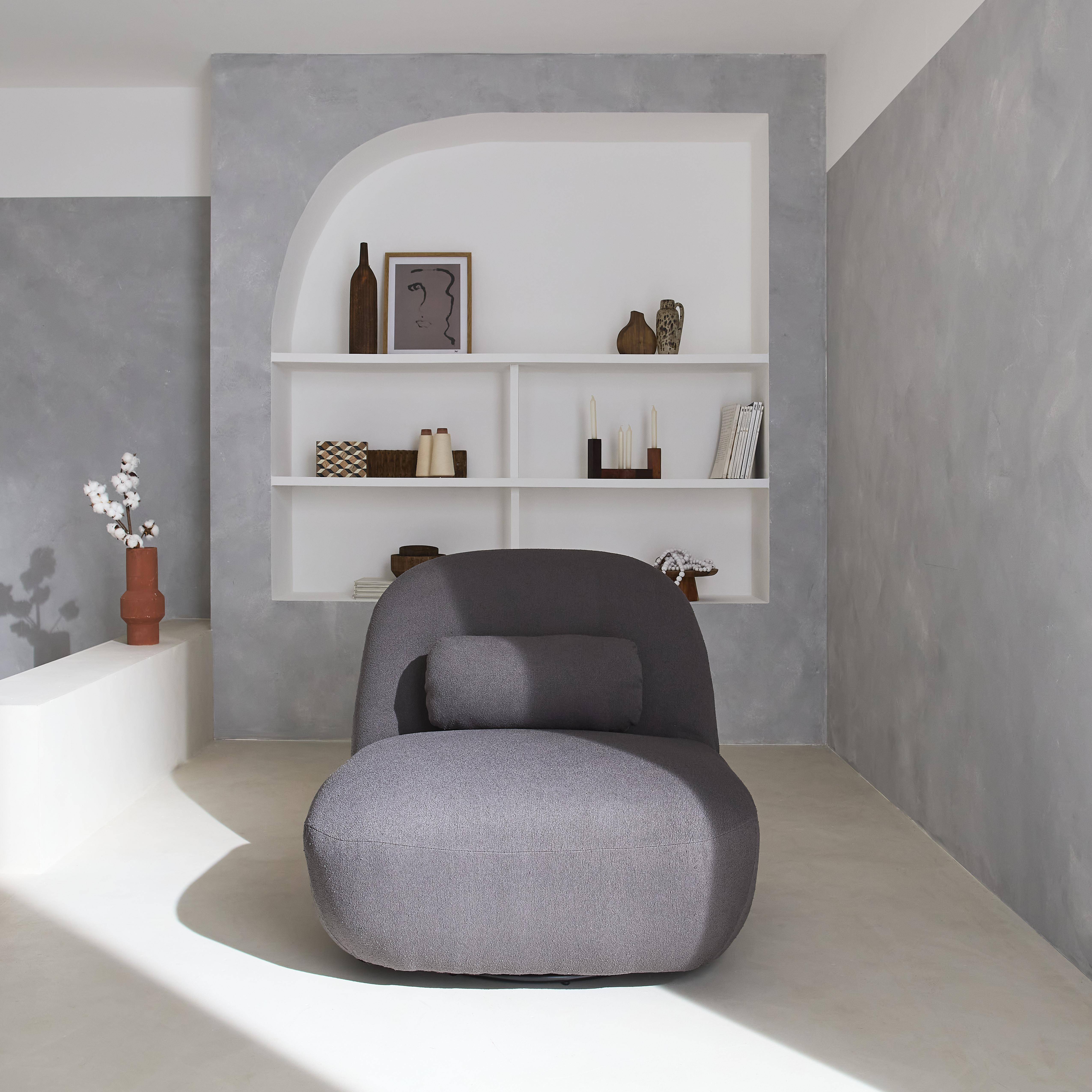 360° draaibare fauteuil in grijs boucléstof, matzwart metalen onderstel, Spino,sweeek,Photo2
