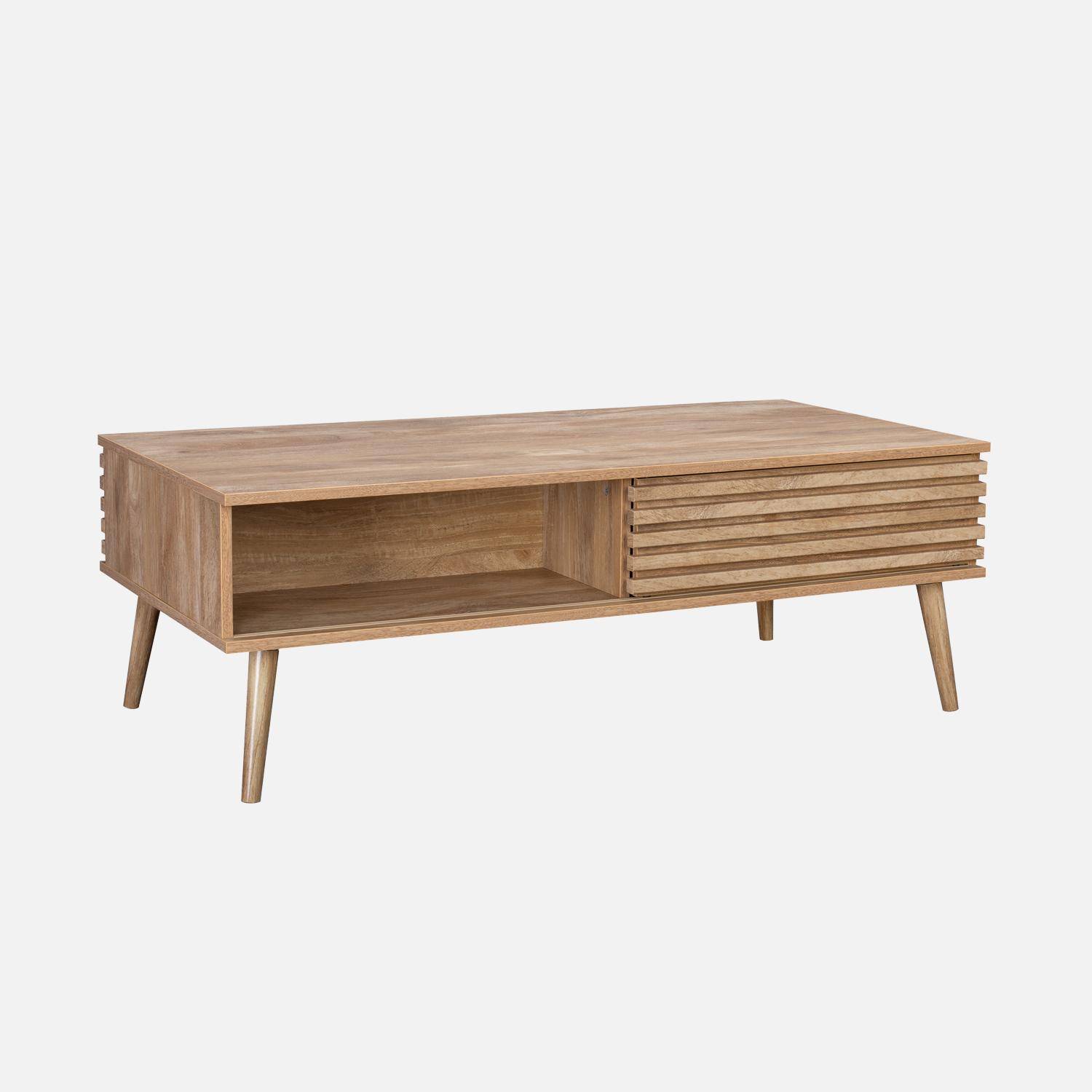 Tavolino scandinavo con ante scorrevoli con decoro in legno scanalato e nicchie portaoggetti,sweeek,Photo6