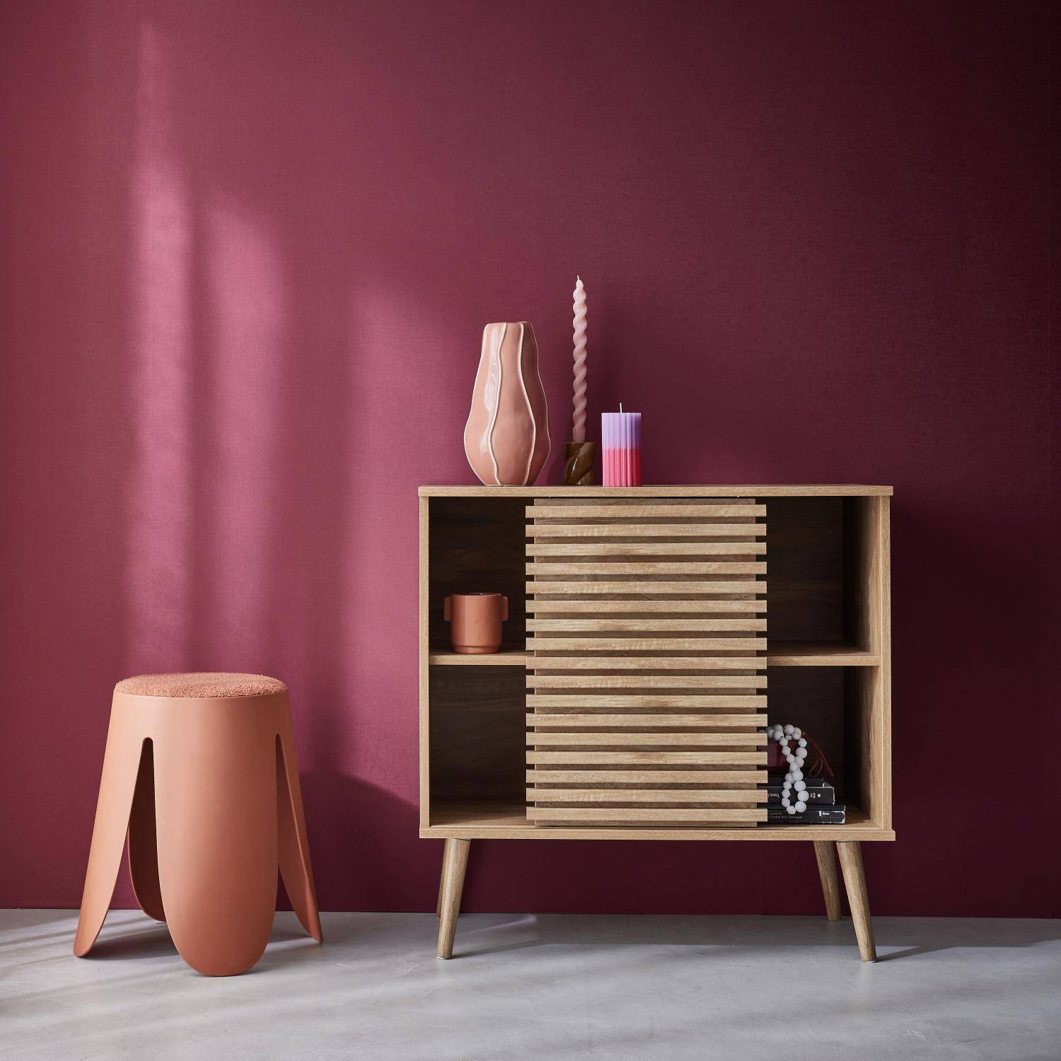 Credenza scandinava effetto legno e anta scorrevole scanalata, 80cm, Madere, Marrone naturale, 80x39x80 cm,sweeek,Photo3