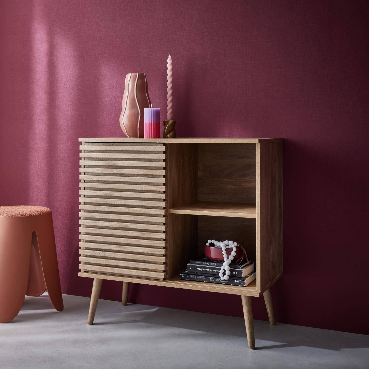 Credenza scandinava effetto legno e anta scorrevole scanalata, 80cm, Madere, Marrone naturale, 80x39x80 cm,sweeek,Photo2