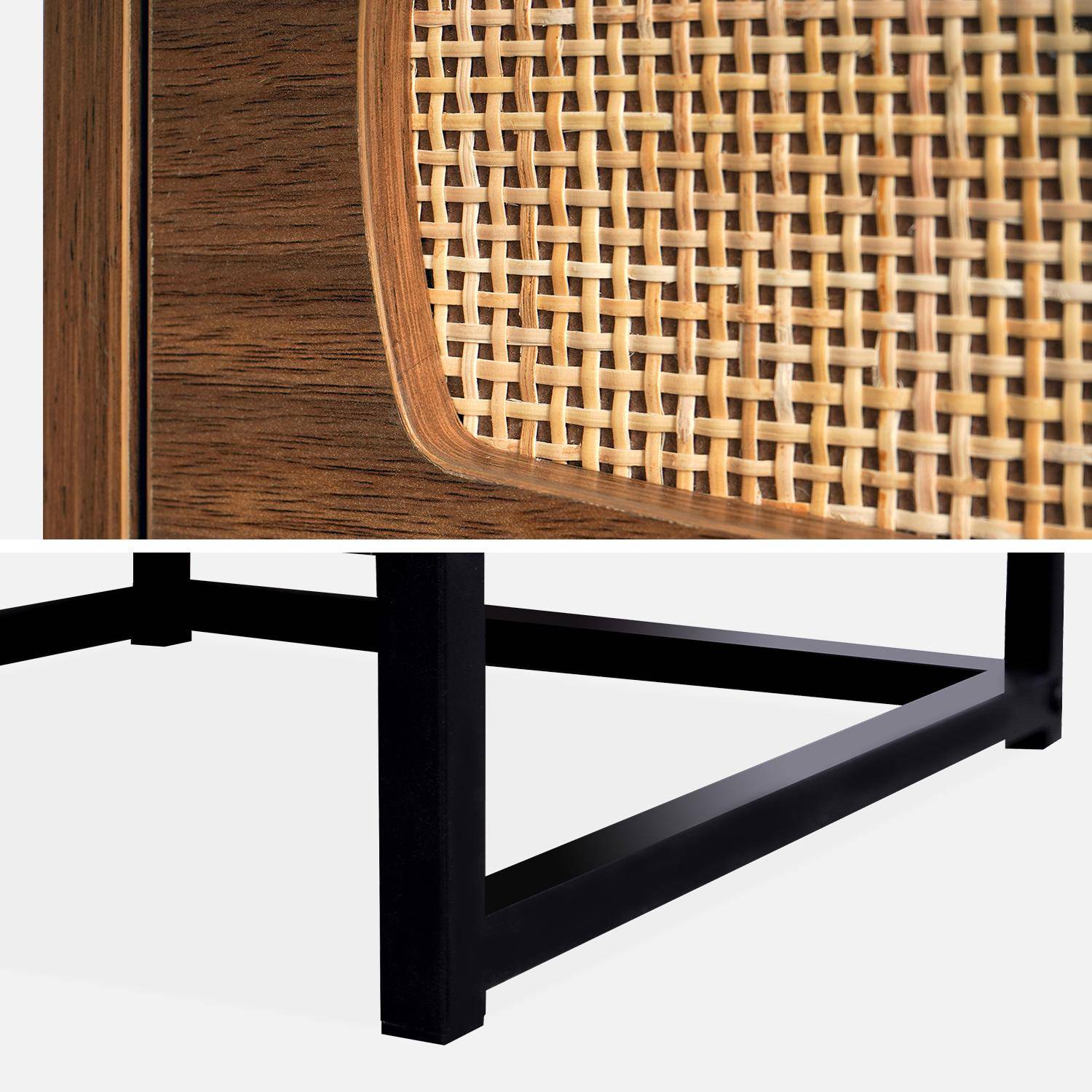 Table de chevet en décor bois et cannage avec pieds et poignées en métal noir Photo6