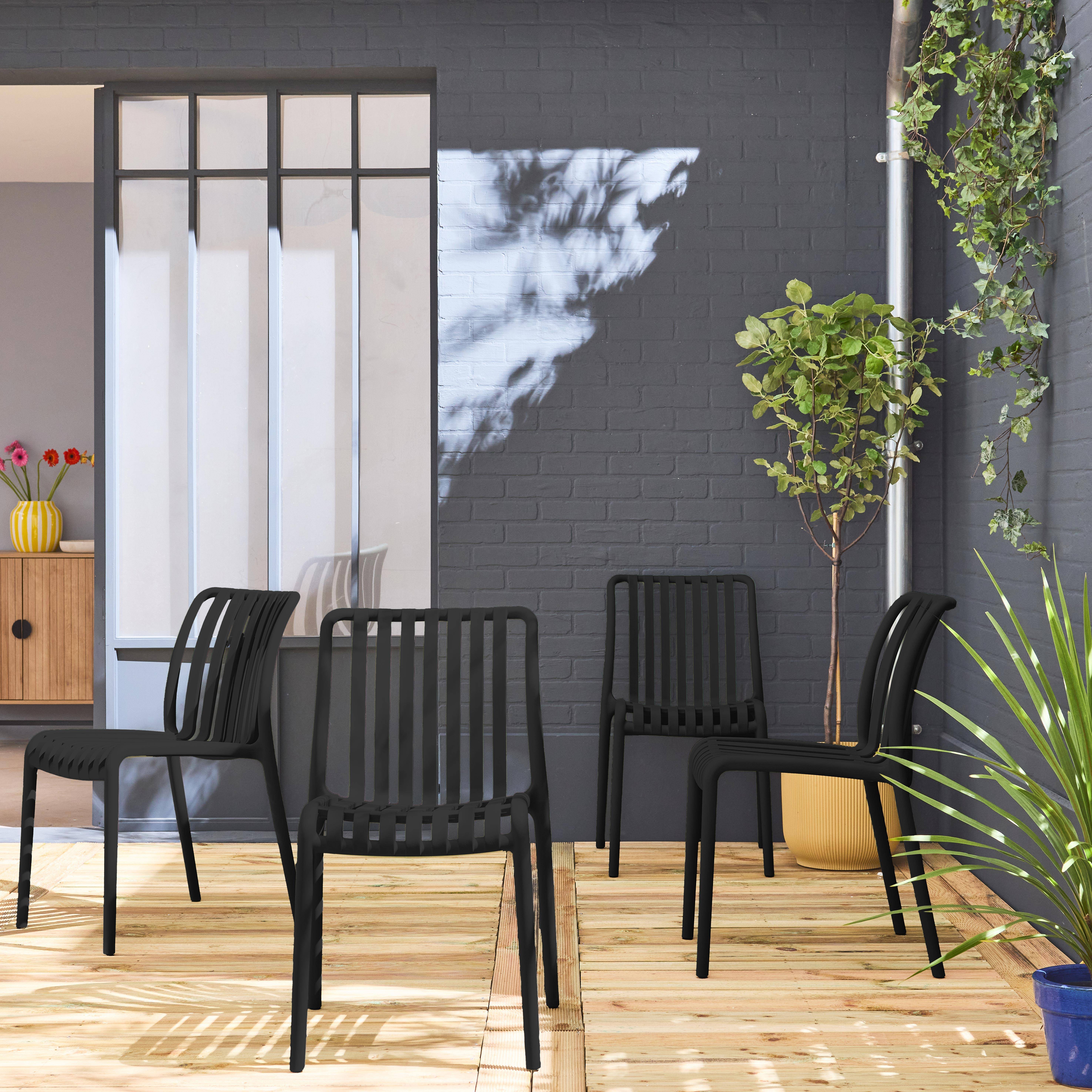 4er Set Gartenstühle aus schwarzem Kunststoff, stapelbar, bereits montiert - Agathe Photo1
