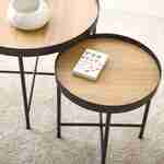 Conjunto de 2 práticas mesas redondas de encaixe em MDF com efeito de carvalho e pernas pretas Photo2