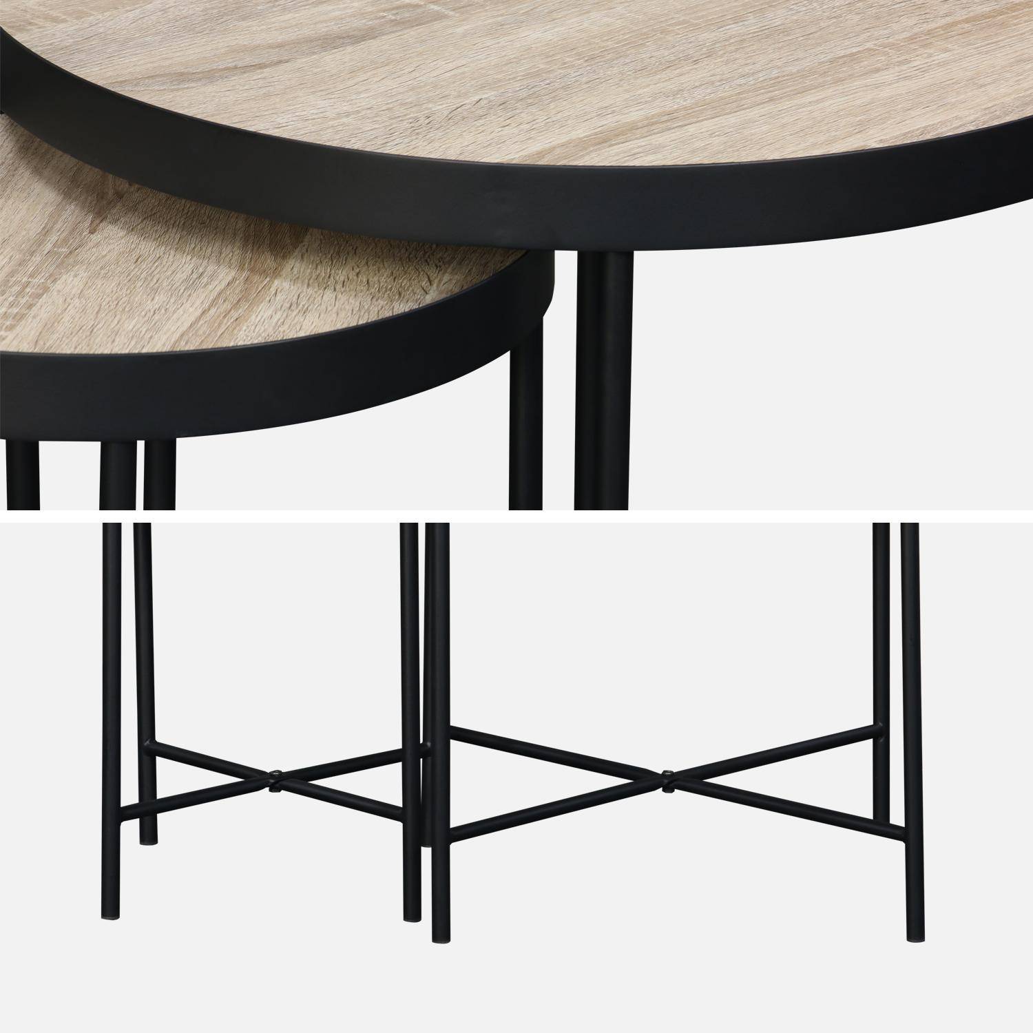 Set de 2 tables gigognes rondes pratiques en MDF effet bois de chêne avec pieds noirs,sweeek,Photo6