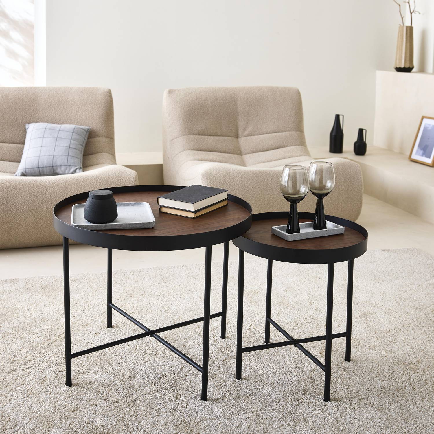 Set of 2 practical round nesting tables in walnut-effect MDF with black legs Photo1