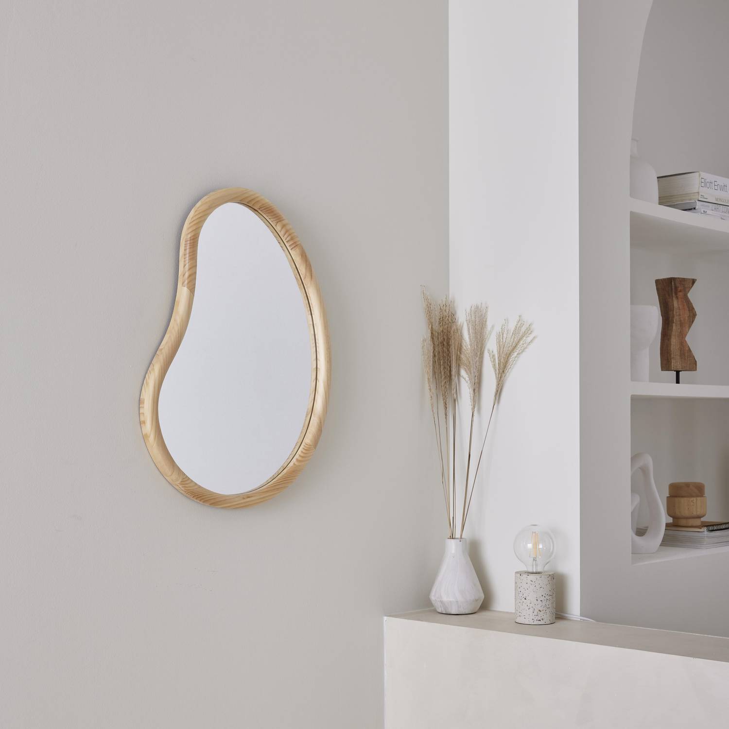Miroir organique en bois de sapin 65cm épaisseur 3cm coloris naturel idéal entrée, chambre ou salle de bain Photo1
