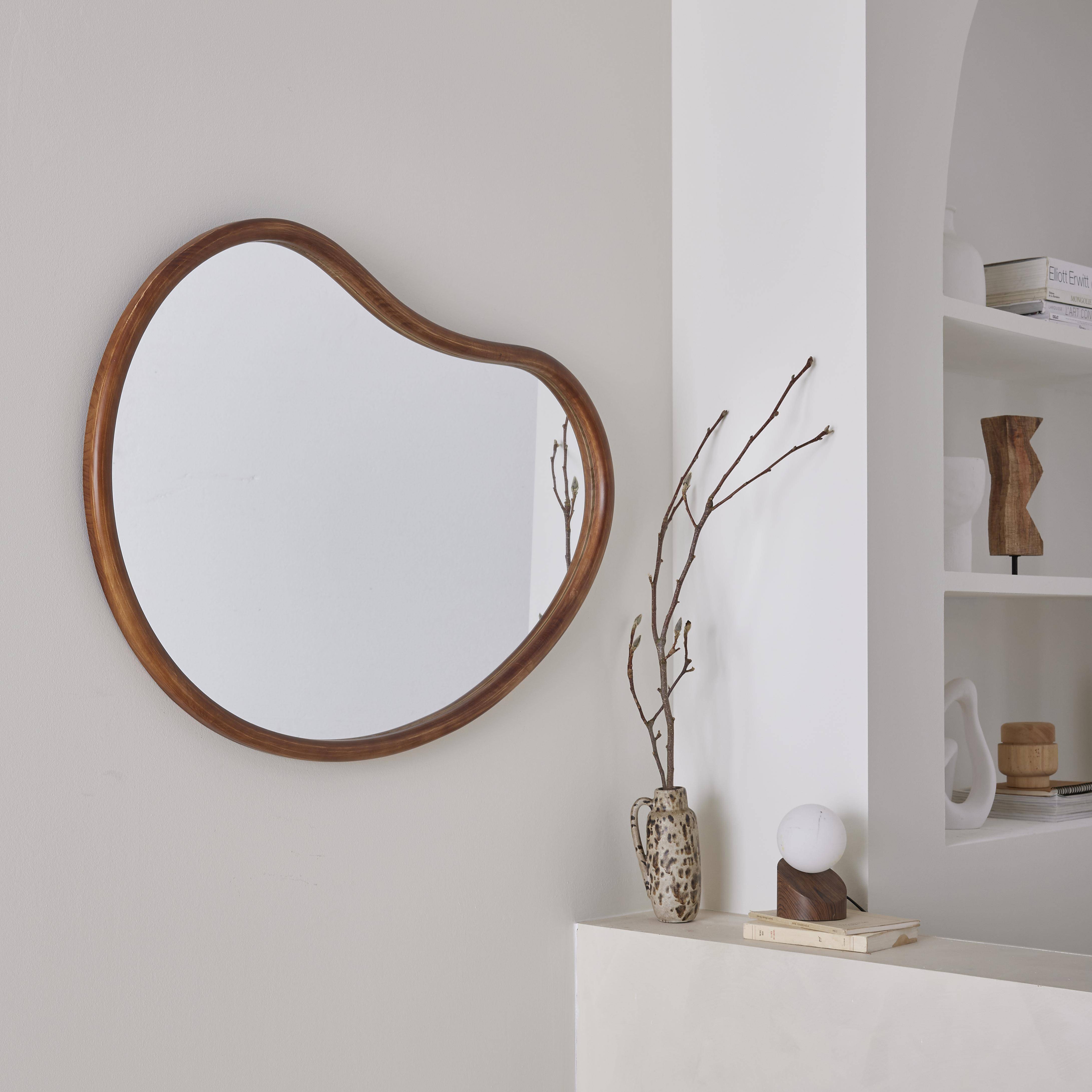 Miroir organique en bois de sapin 95cm épaisseur 3cm coloris noyer idéal entrée, chambre ou salle de bain Photo2