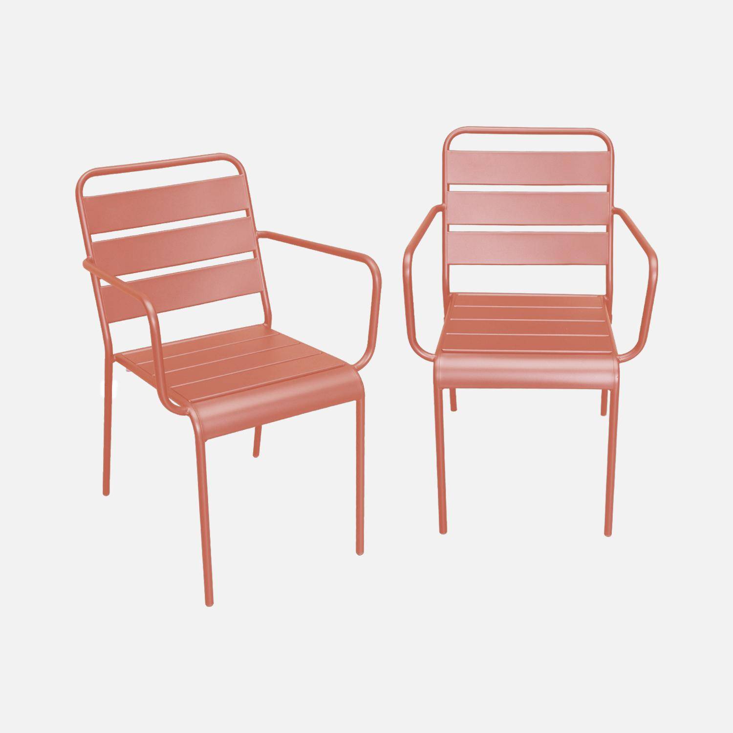 2er Set stapelbare Sessel aus Metall mit Rostschutzanstrich für den Innen- und Außenbereich, in lachsrosa - Riviera Photo1
