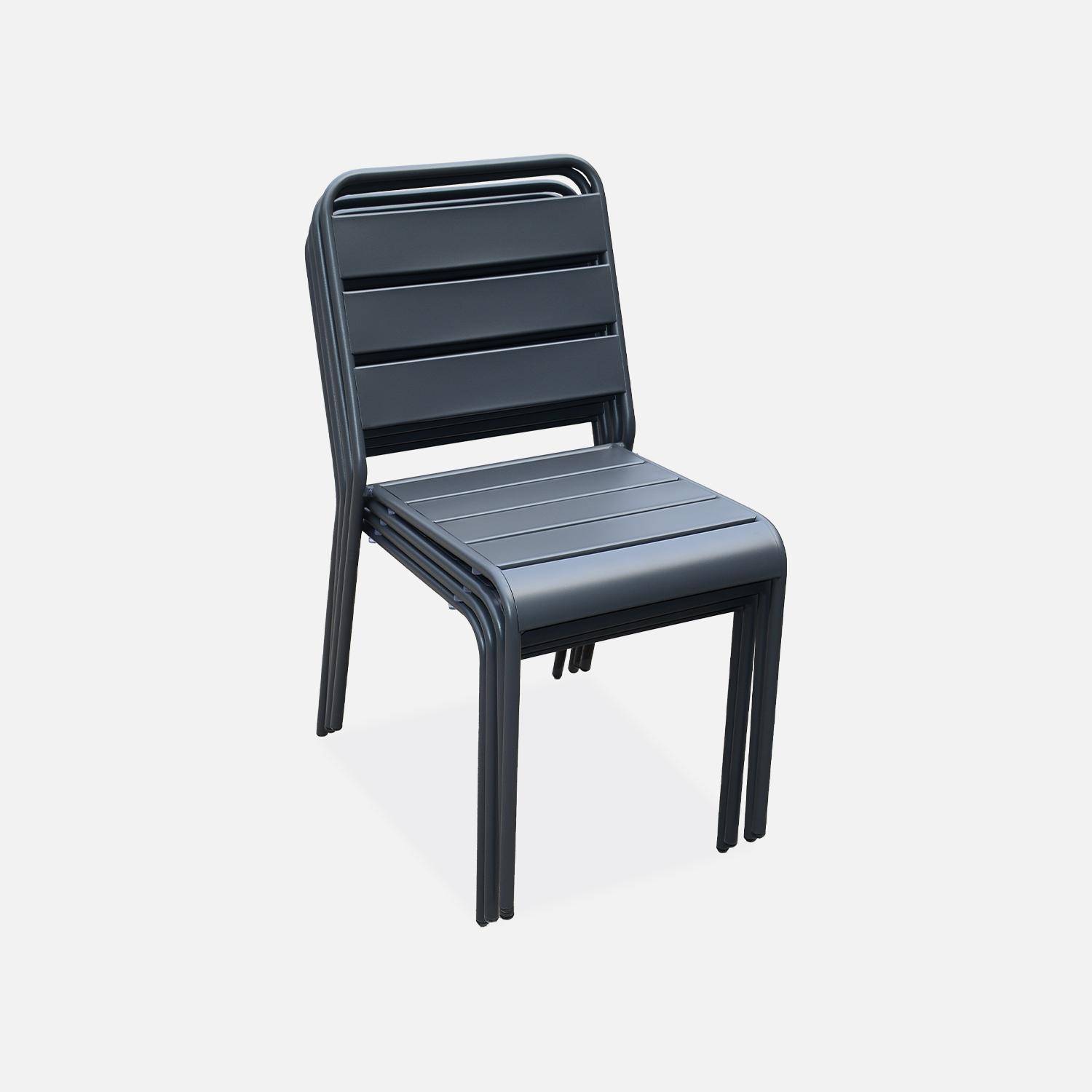 Set van 4 stapelbare metalen stoelen voor binnen en buiten, roestbestendige lak in grijs,sweeek,Photo3
