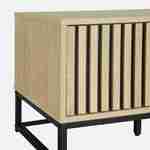 Mueble de TV con decoración de madera estriada y base de metal negro, sistema de apertura a presión Photo6