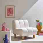 Relaxsessel mit abgerundeten Beinen aus Holz mit weißem Bouclé-Bezug - Angel Photo1