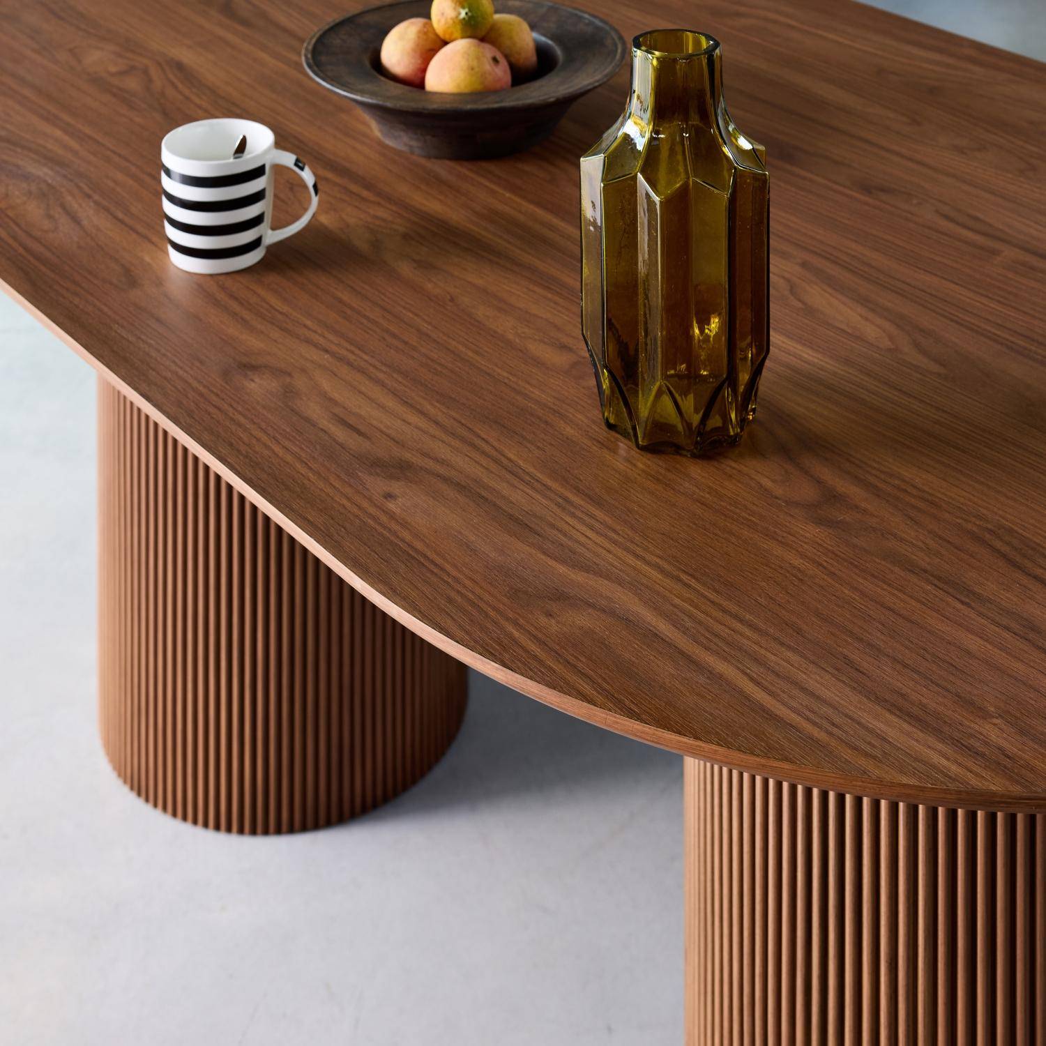 Ovaler Esstisch mit geriffelter Holzoptik für 4-6 Personen, nussbaumfarben, 180 cm - Faro Photo2