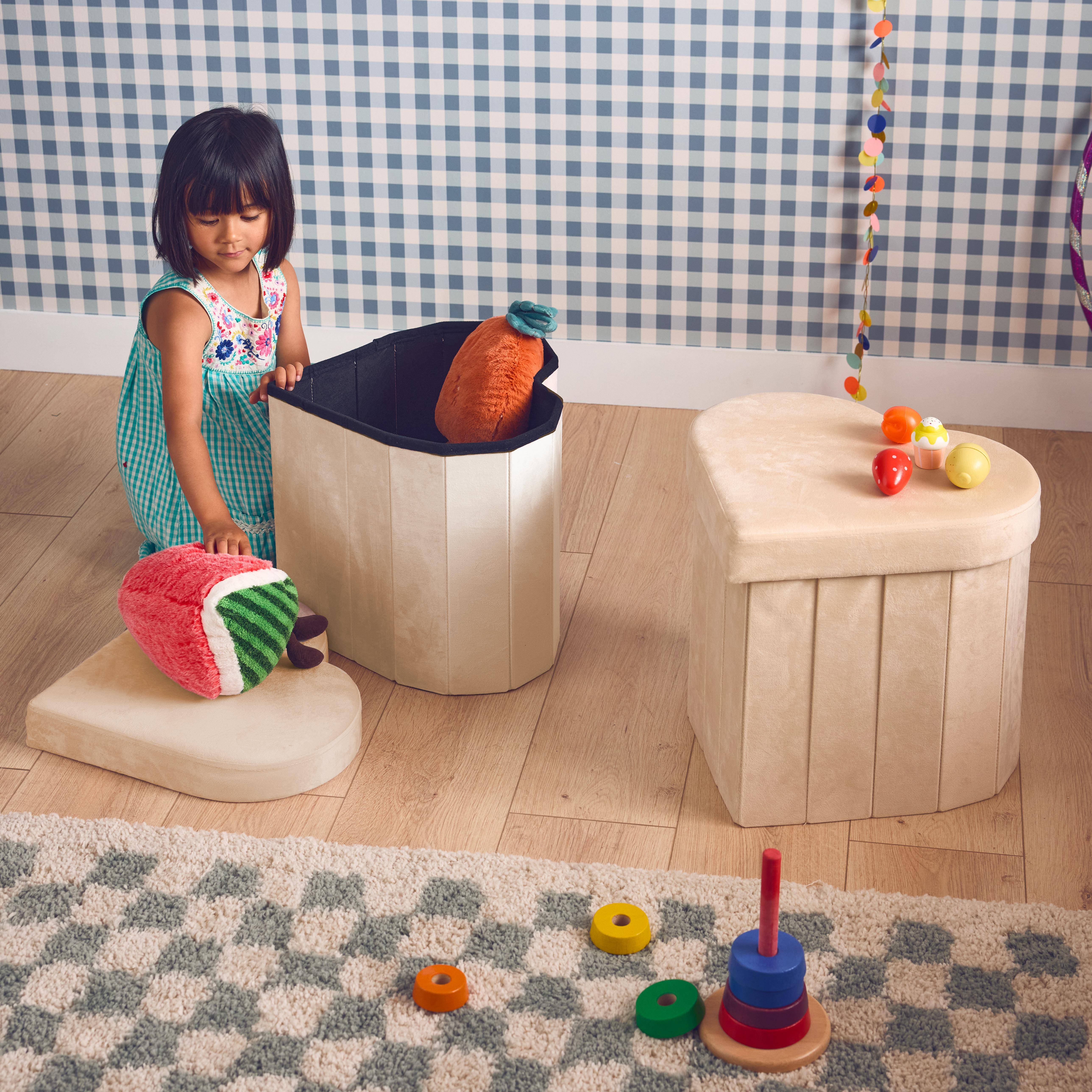 Lot de 2 tabourets-coffre pliables pour enfant avec assise en velours beige et en forme de cœur ,sweeek,Photo2