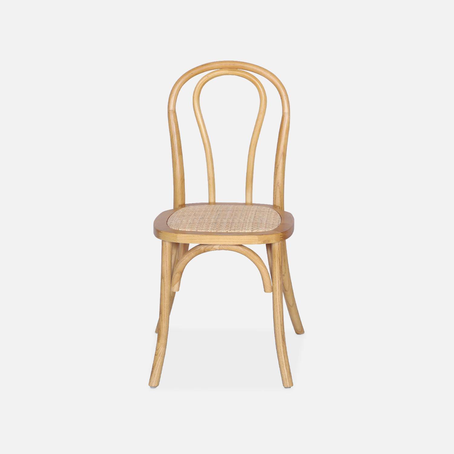 Juego de dos sillas vintage de madera con asiento de ratán y respaldo redondeado en color natural Photo5