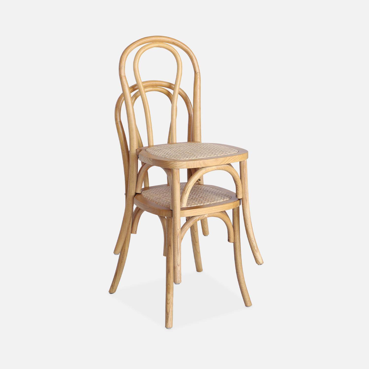 Juego de dos sillas vintage de madera con asiento de ratán y respaldo redondeado en color natural Photo7