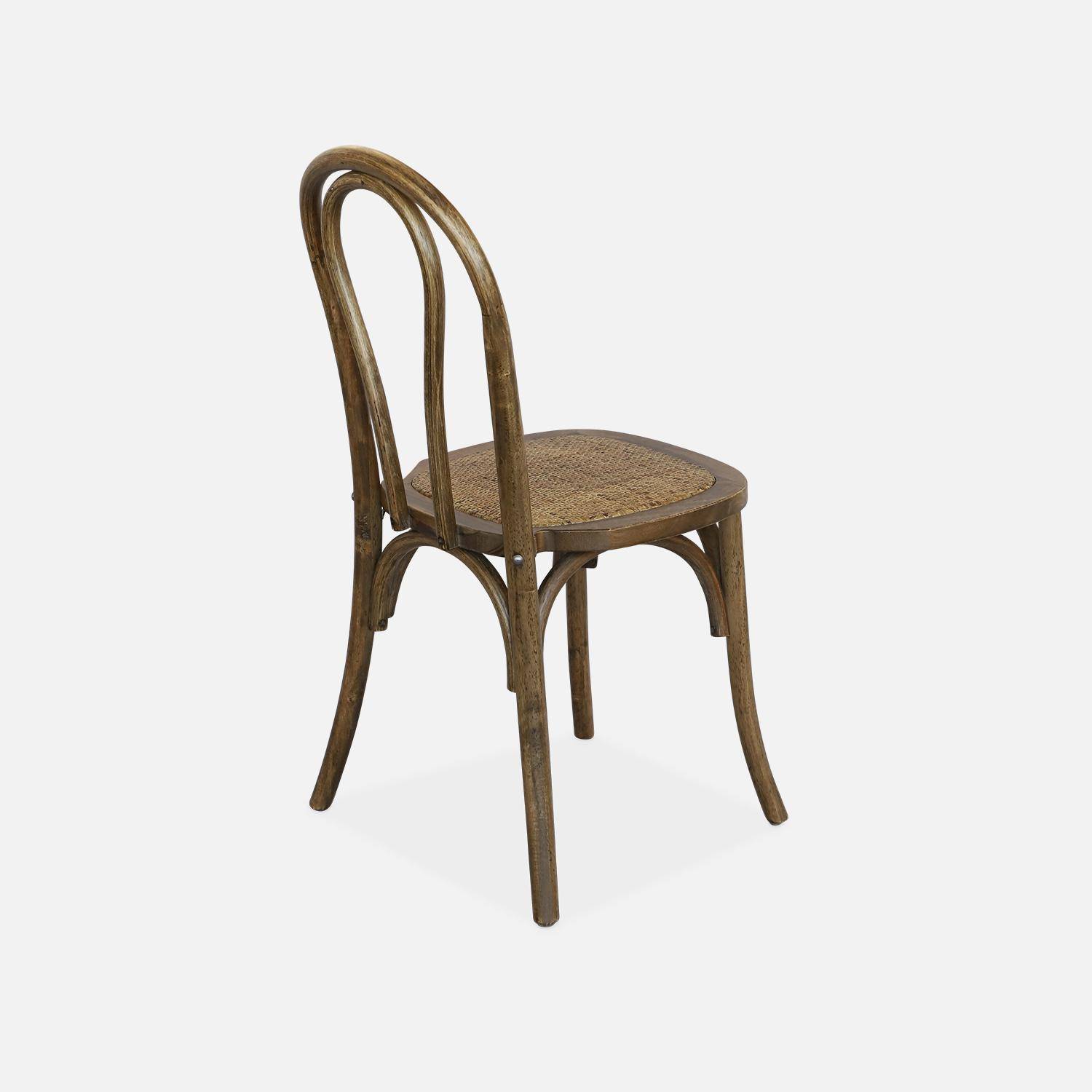Set van twee antiek bruine vintage houten stoelen met een rotan zitvlak en afgeronde rugleuning Photo4