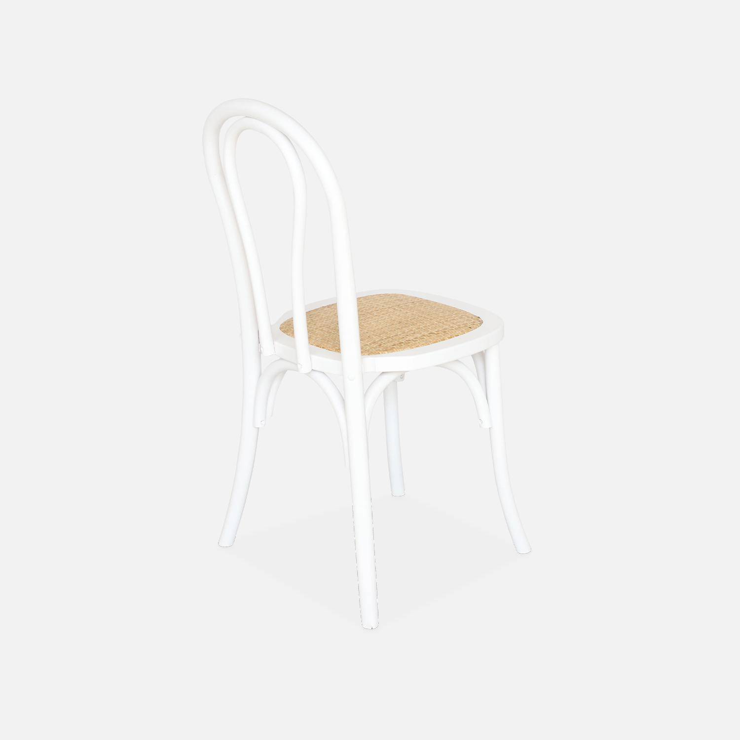 Juego de dos sillas vintage de madera con asiento de ratán y respaldo redondeado en blanco Photo5