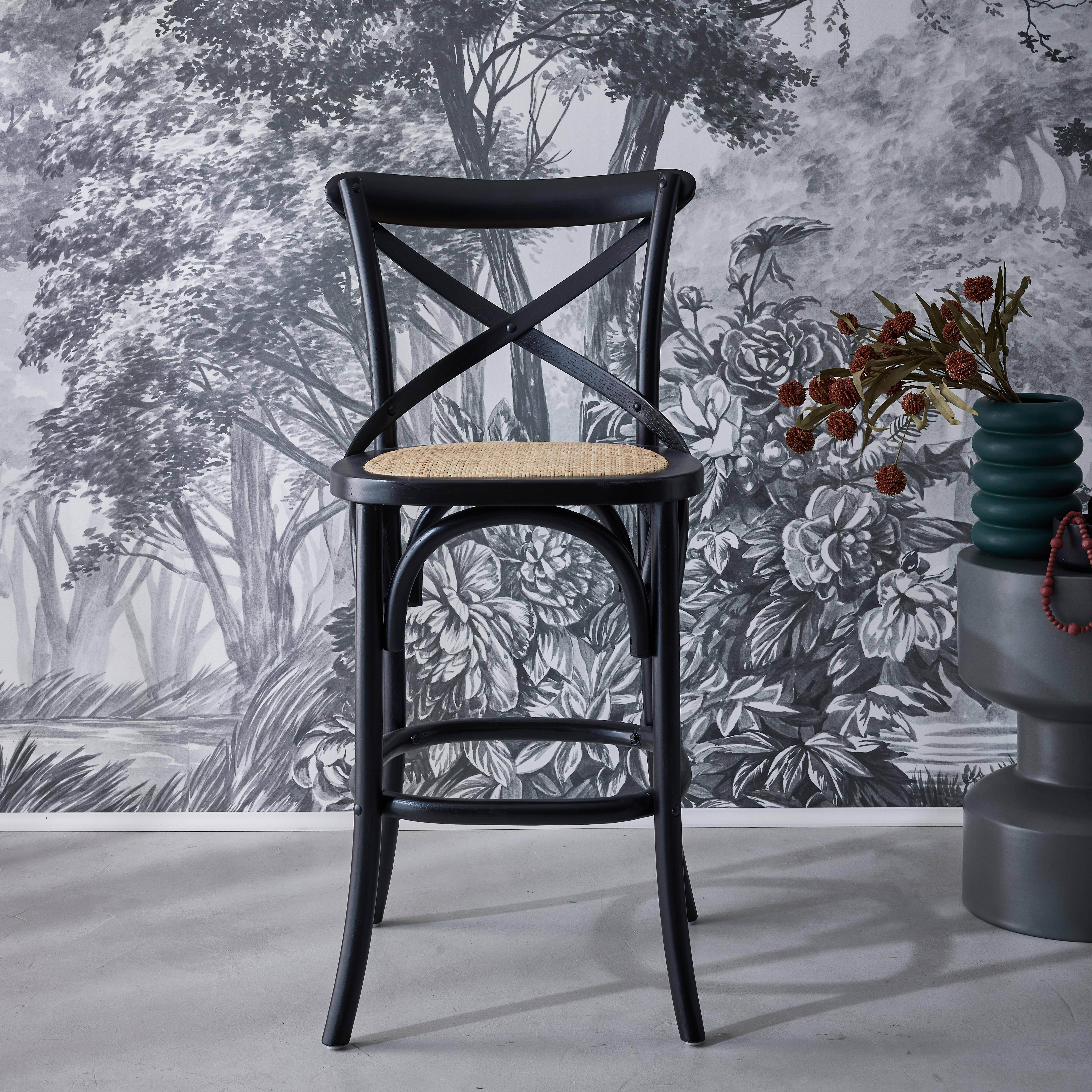 Vintage Bistro Barhocker aus schwarzem Holz mit Fußstütze Photo1