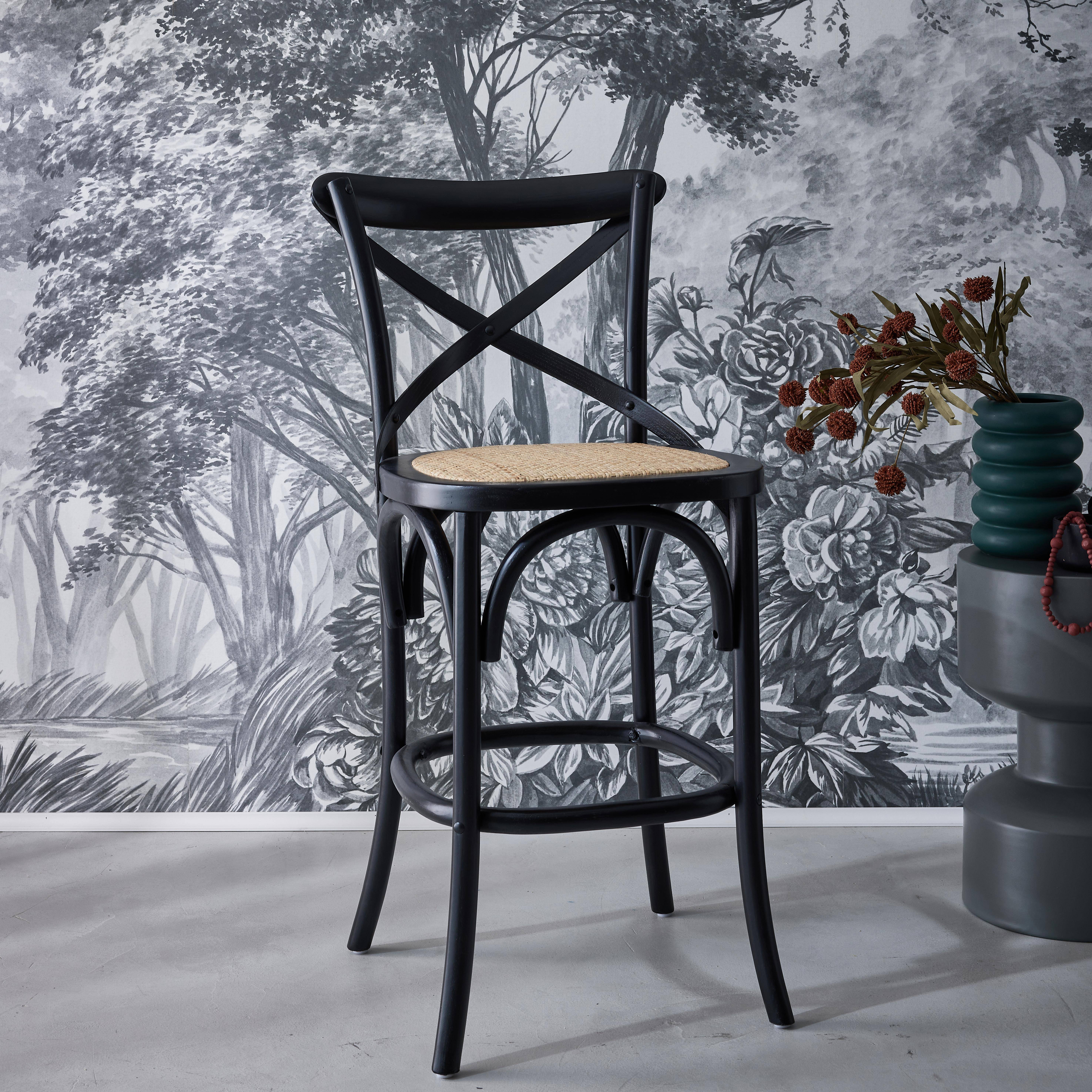 Vintage Bistro Barhocker aus schwarzem Holz mit Fußstütze Photo2