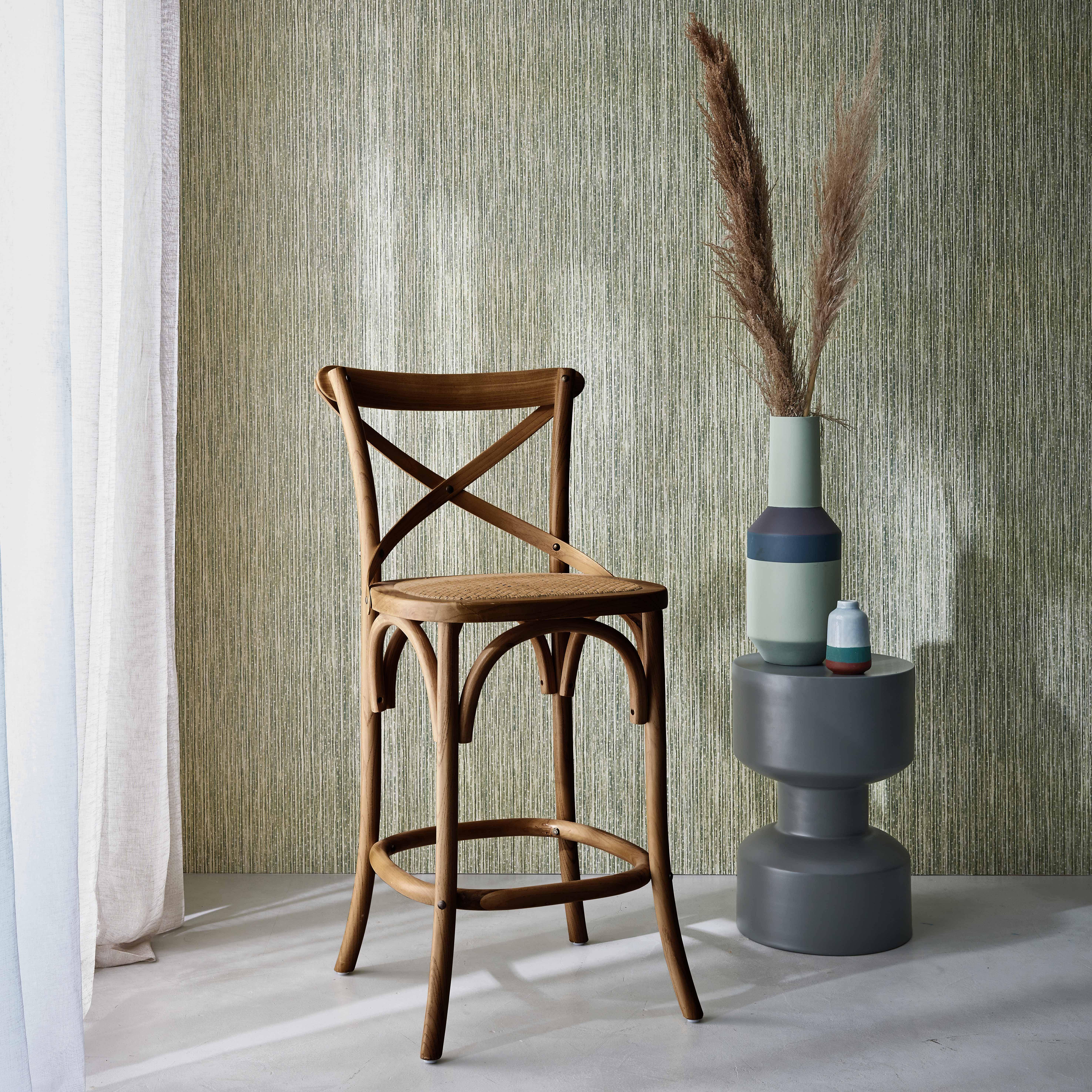 Tabouret de bar bistrot vintage en bois marron vieilli avec repose-pieds  Photo1