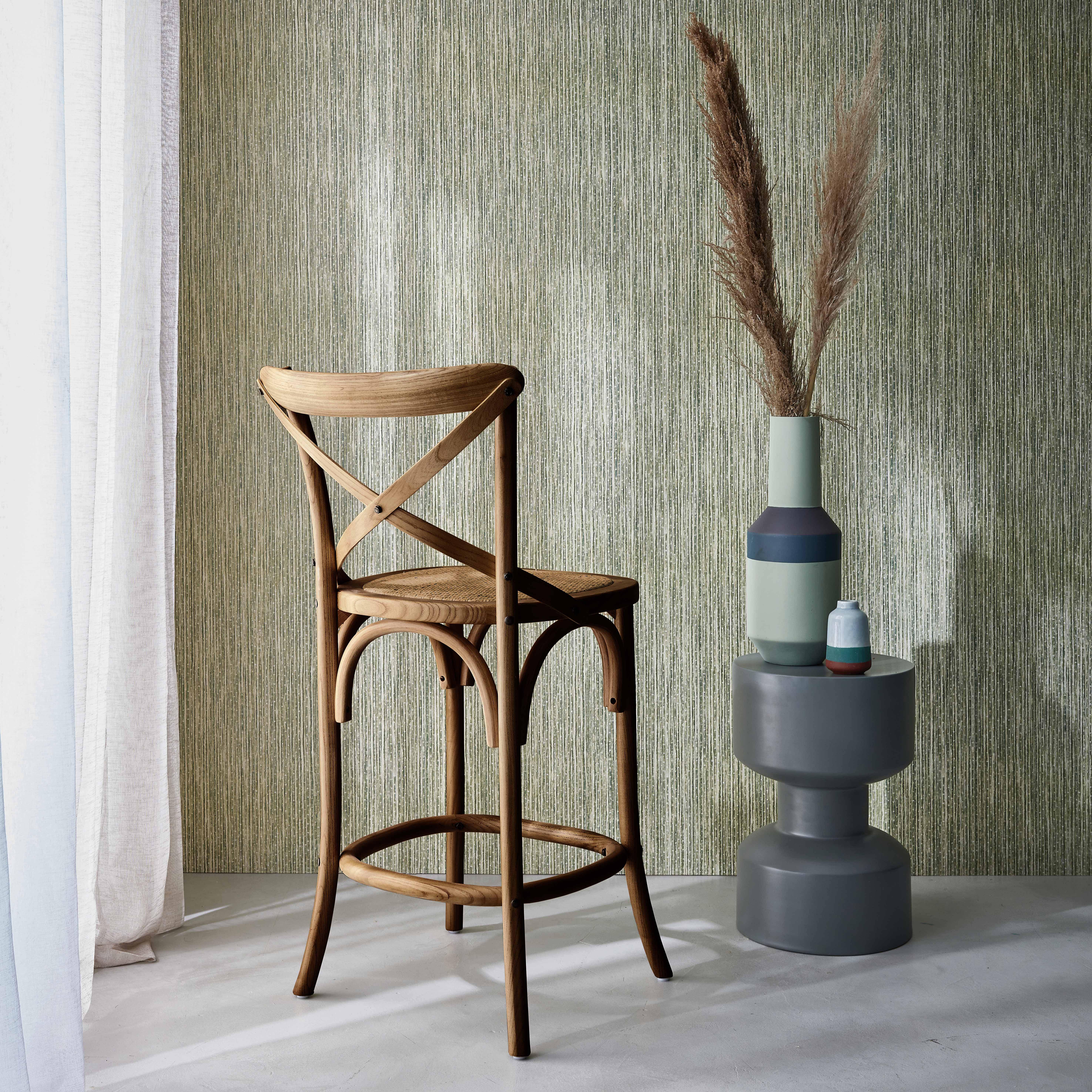 Tabouret de bar bistrot vintage en bois marron vieilli avec repose-pieds  Photo2