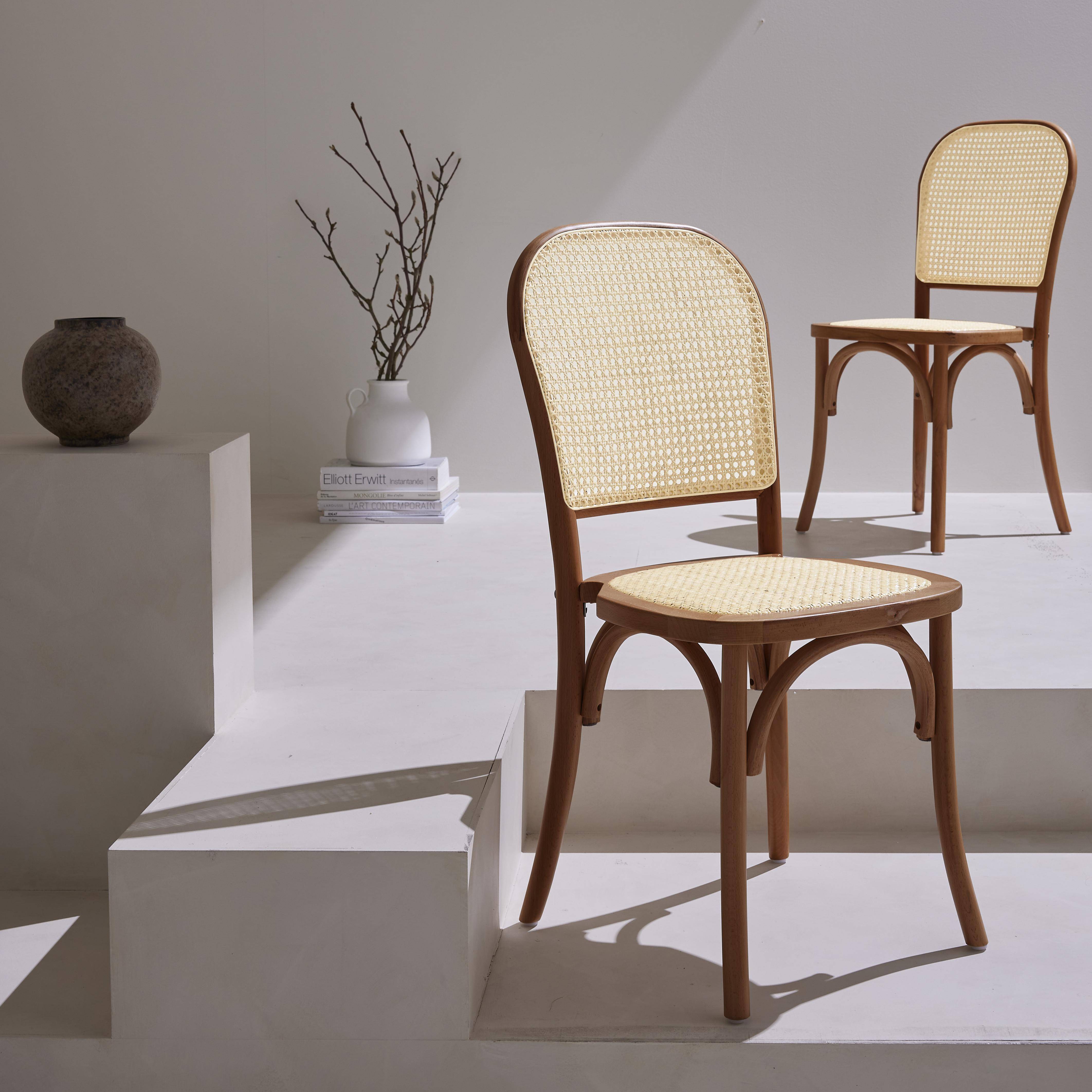 Set van twee vintage stoelen in antiek bruin hout met rotan zitvlak en rugleuning,sweeek,Photo1