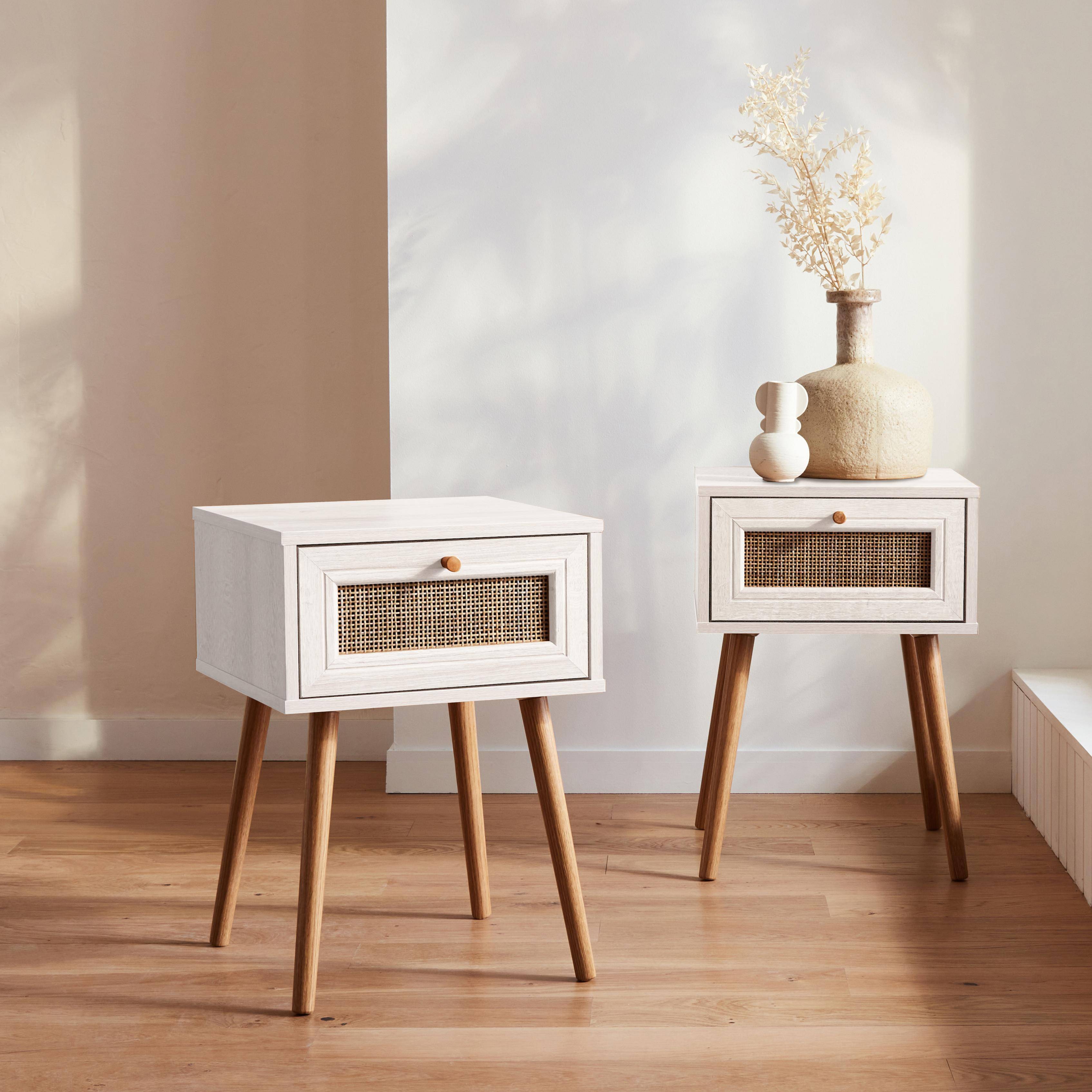 2er-Set weiße Nachttische mit Holzlook & Rattan-Geflecht, 1 Schublade