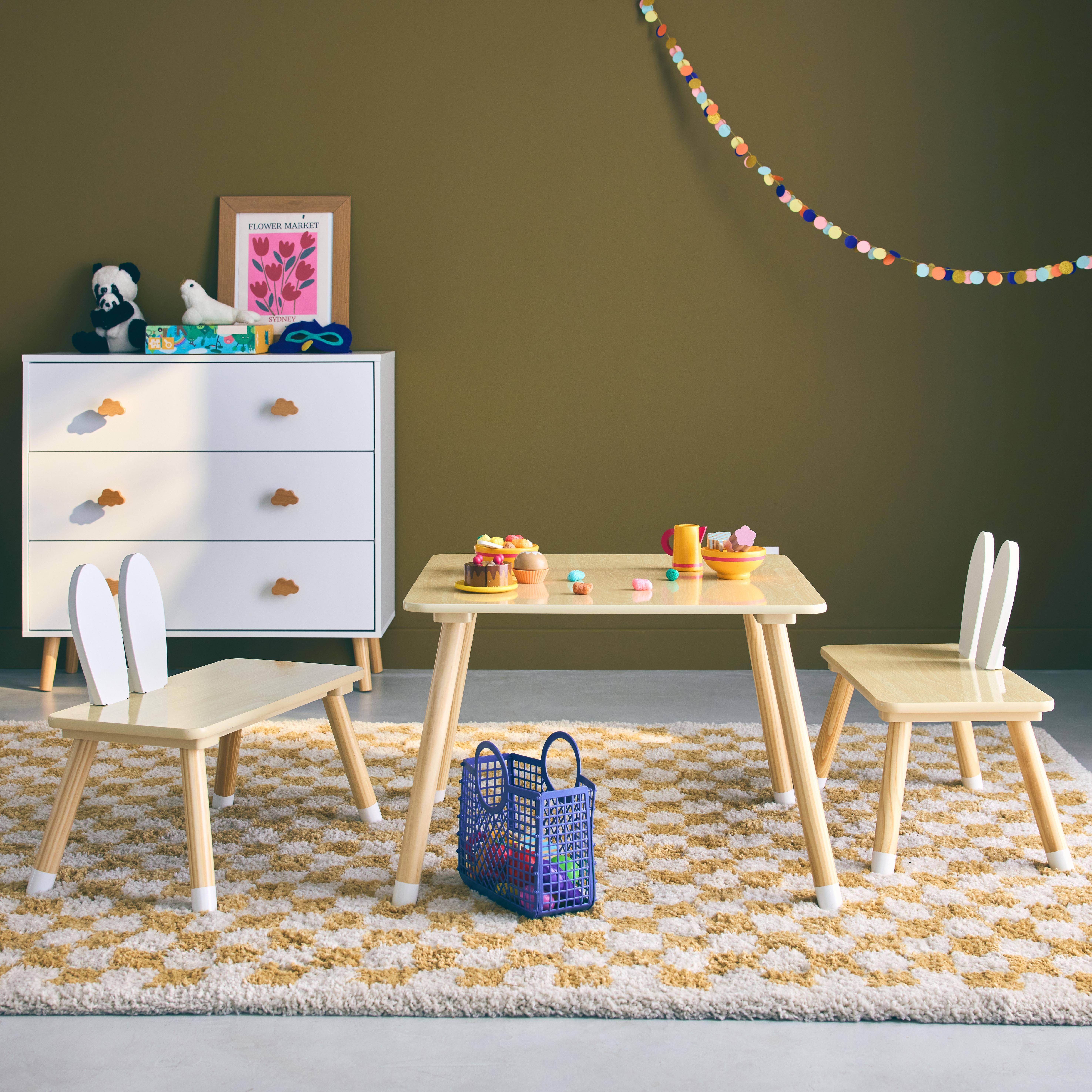 Table enfant + 2 chaises, pieds en pin, couleur blanc et bois  Photo1