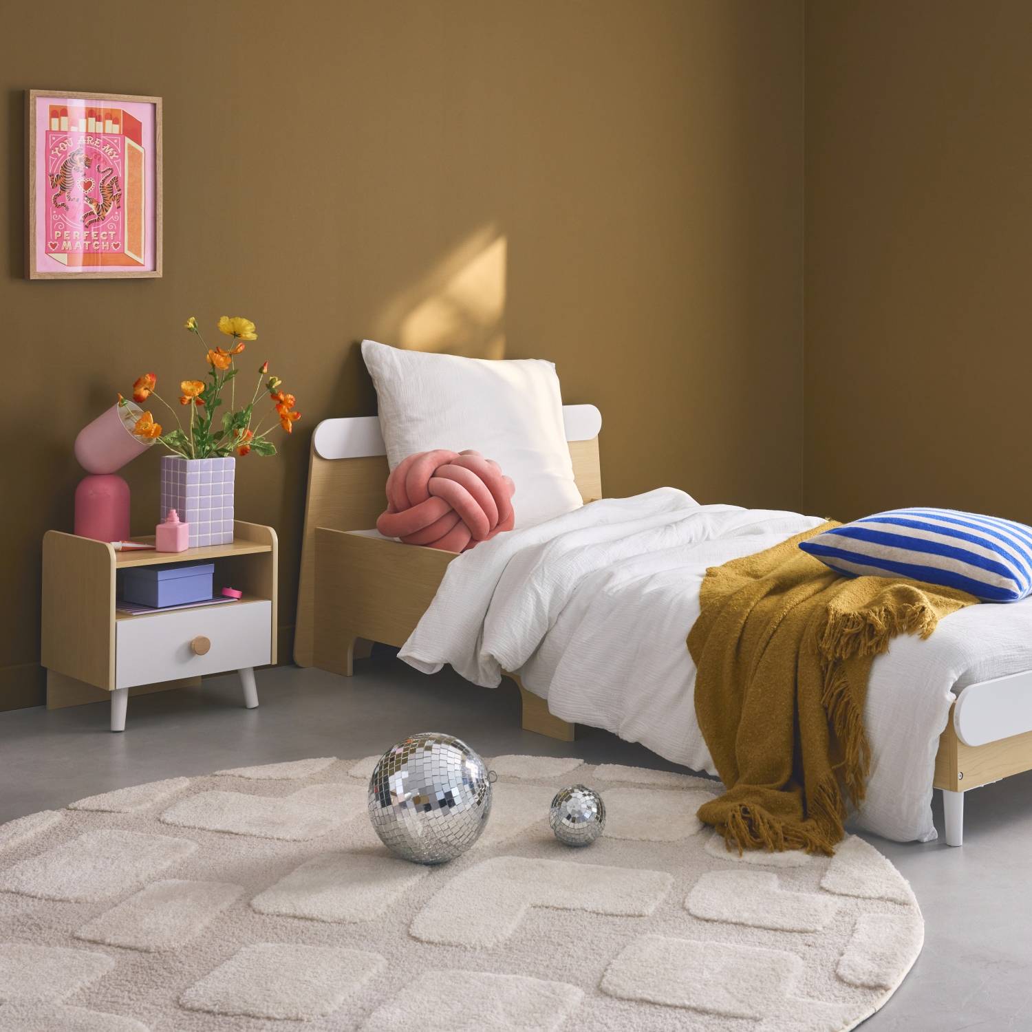Children's headboards, beds