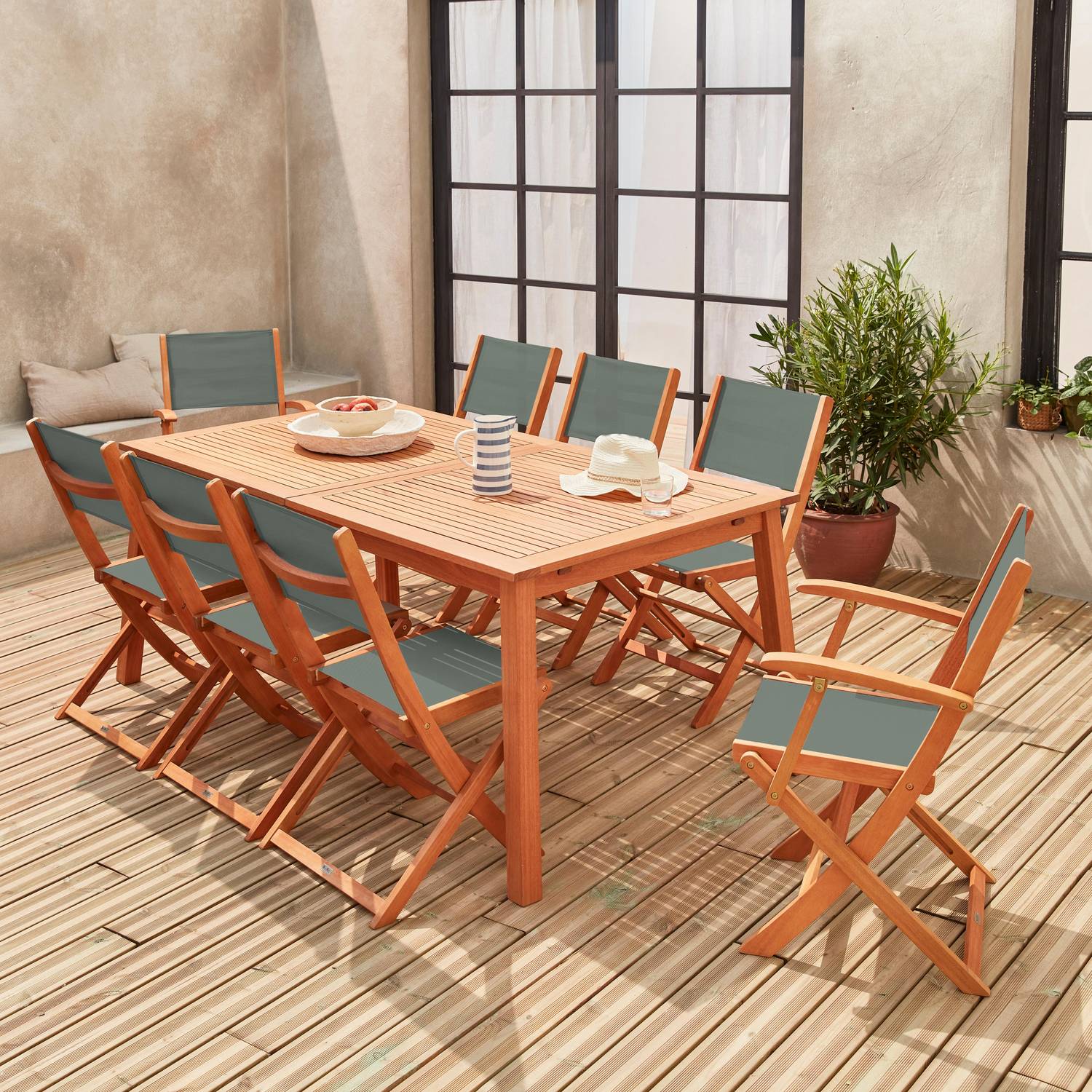 Salon de jardin en bois extensible - Almeria - Grande table 180/240cm avec rallonge, 2 fauteuils et 6 chaises, en bois d'Eucalyptus FSC huilé et textilène savane Photo2