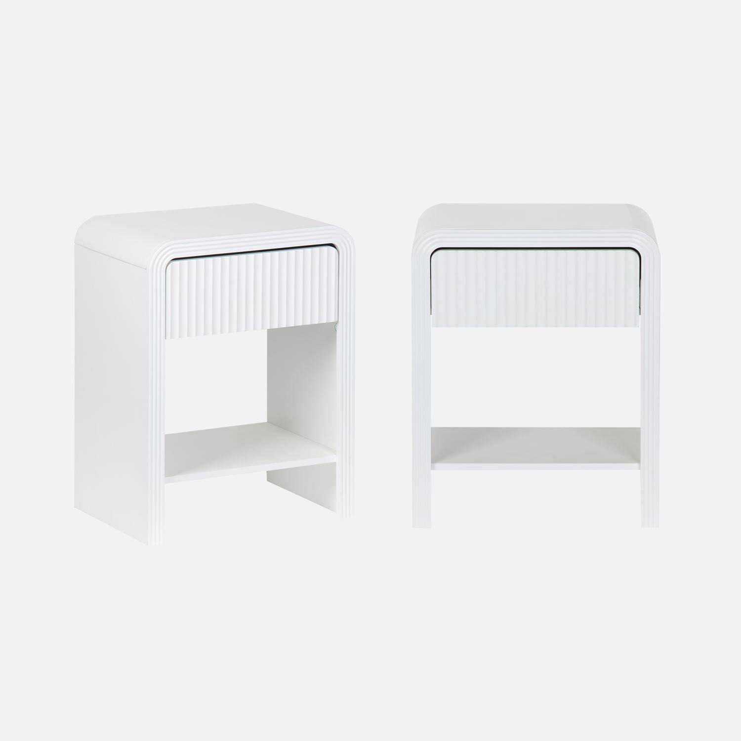 Mesa de cabeceira com efeito madeira ranhurada, set de 2, Julia, Branco, 40x30x53 cm Photo3