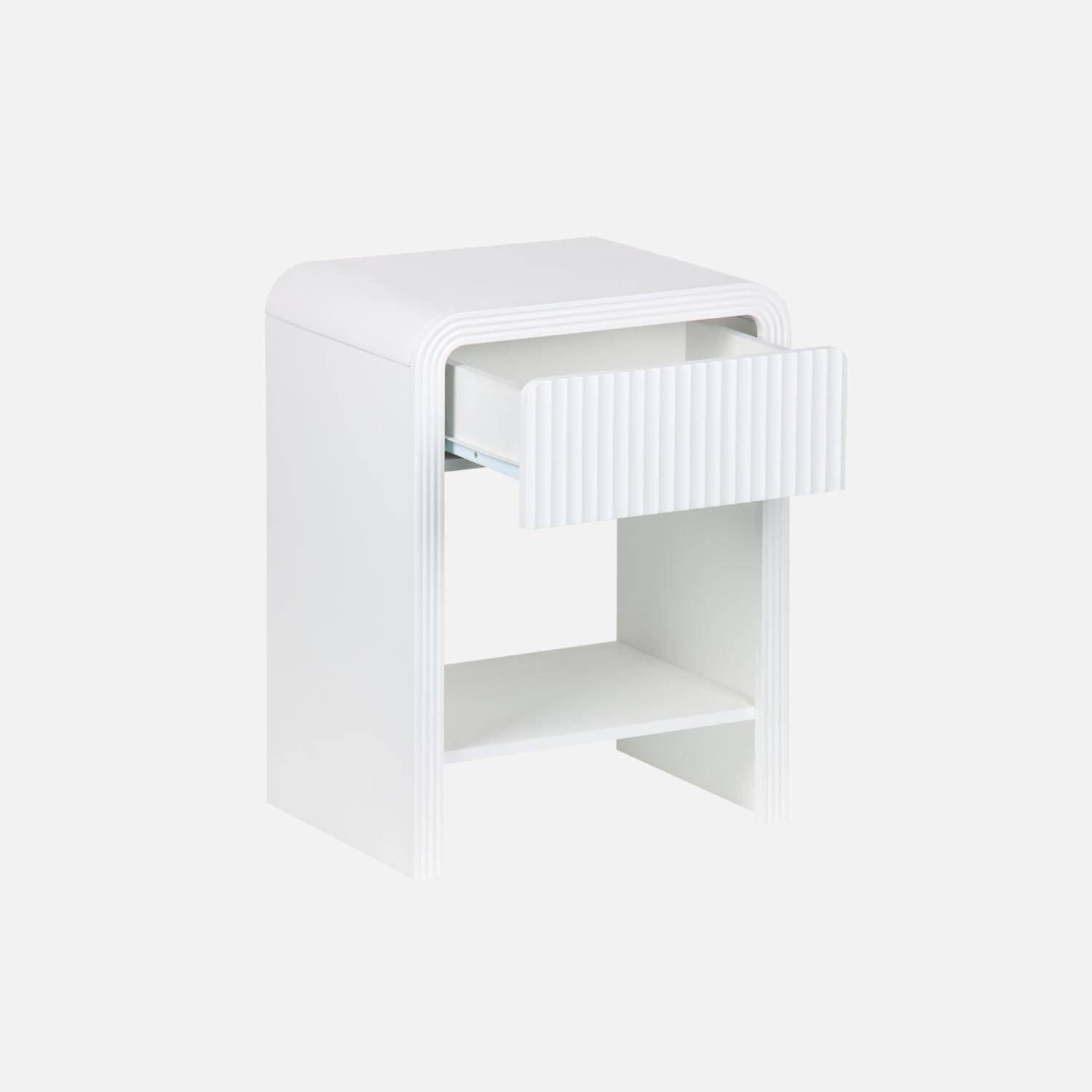 Set di 2 comodini effetto legno scanalato, 1 cassetto, 1 ripiano , Julia, Bianco, 40x30x53 cm,sweeek,Photo4