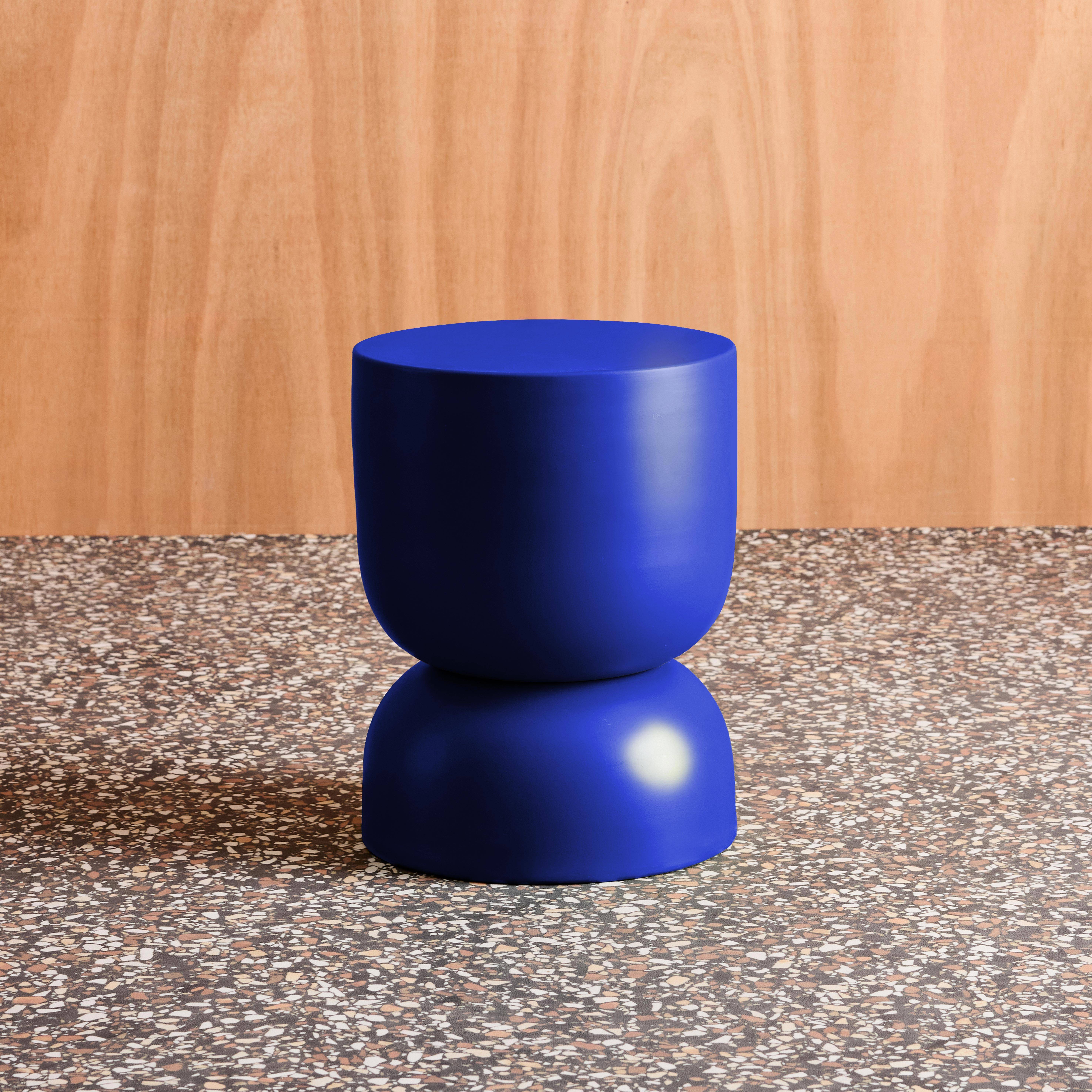 Table d'appoint, bout de canapé, table de chevet en métal, bleu Madi Ø32 x H 42cm,sweeek,Photo1