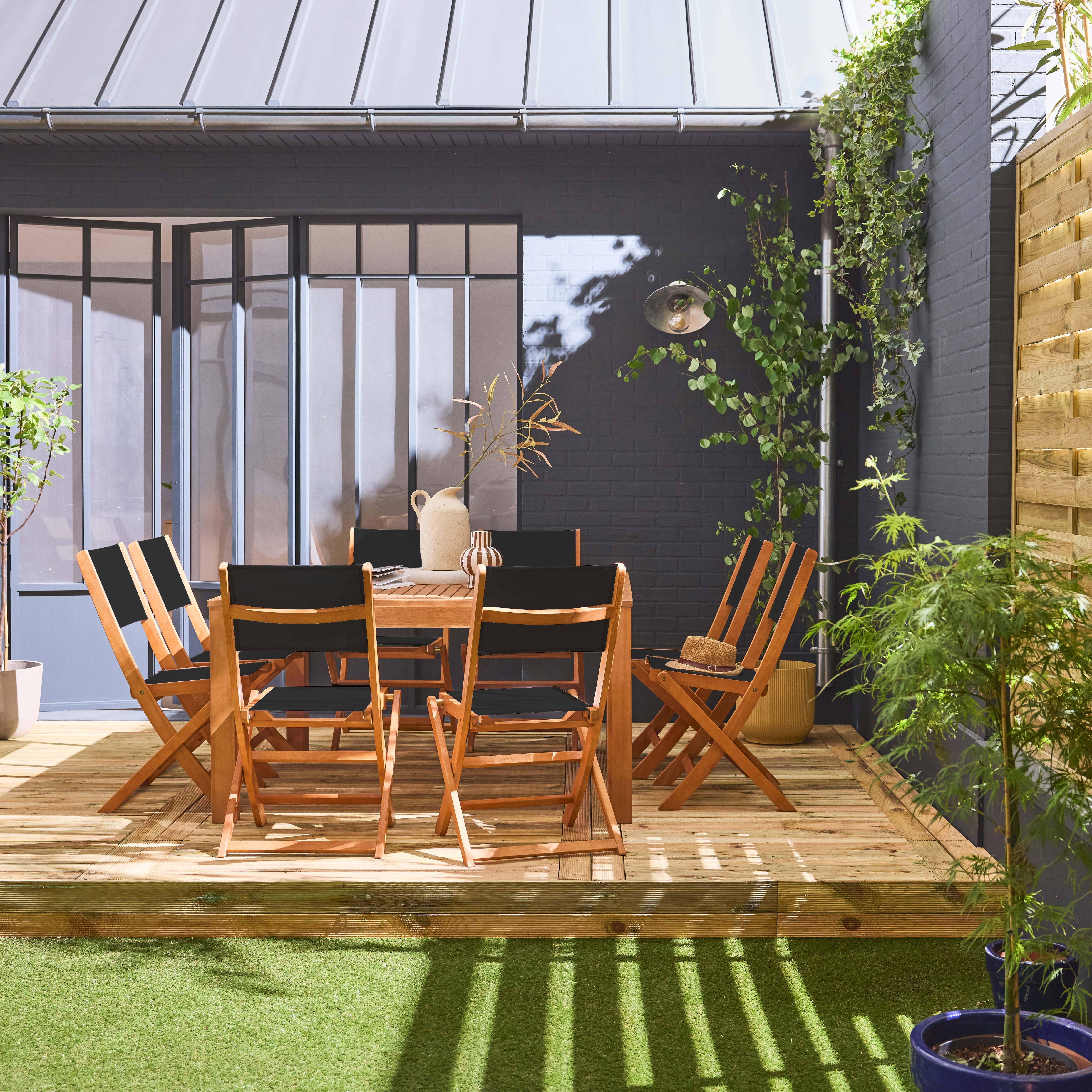 Table de jardin carrée, en bois d'eucalyptus, avec trou de parasol + 8 chaises pliables noir Photo2