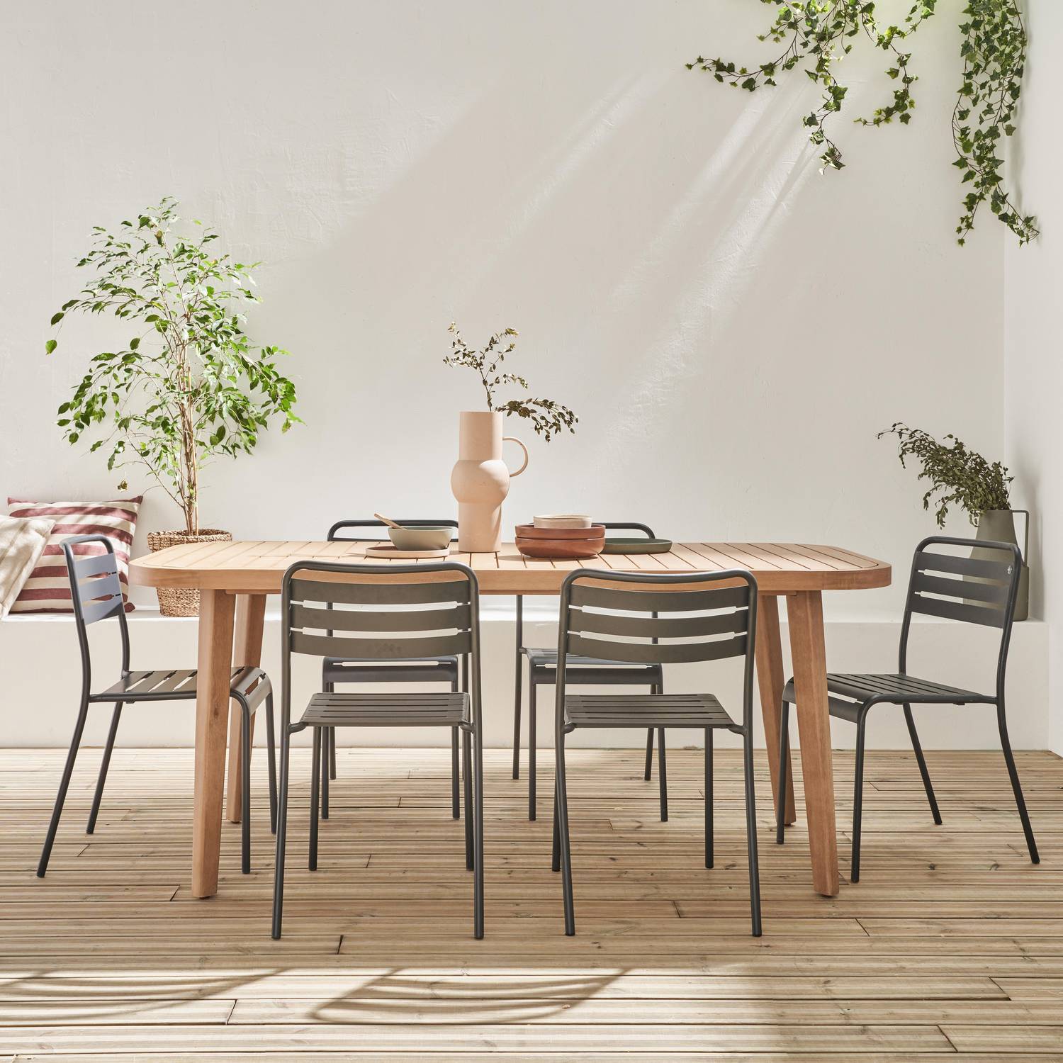 Table de jardin en bois d'eucalyptus FSC, intérieur / extérieur + 6 chaises en métal anthracite  Photo1