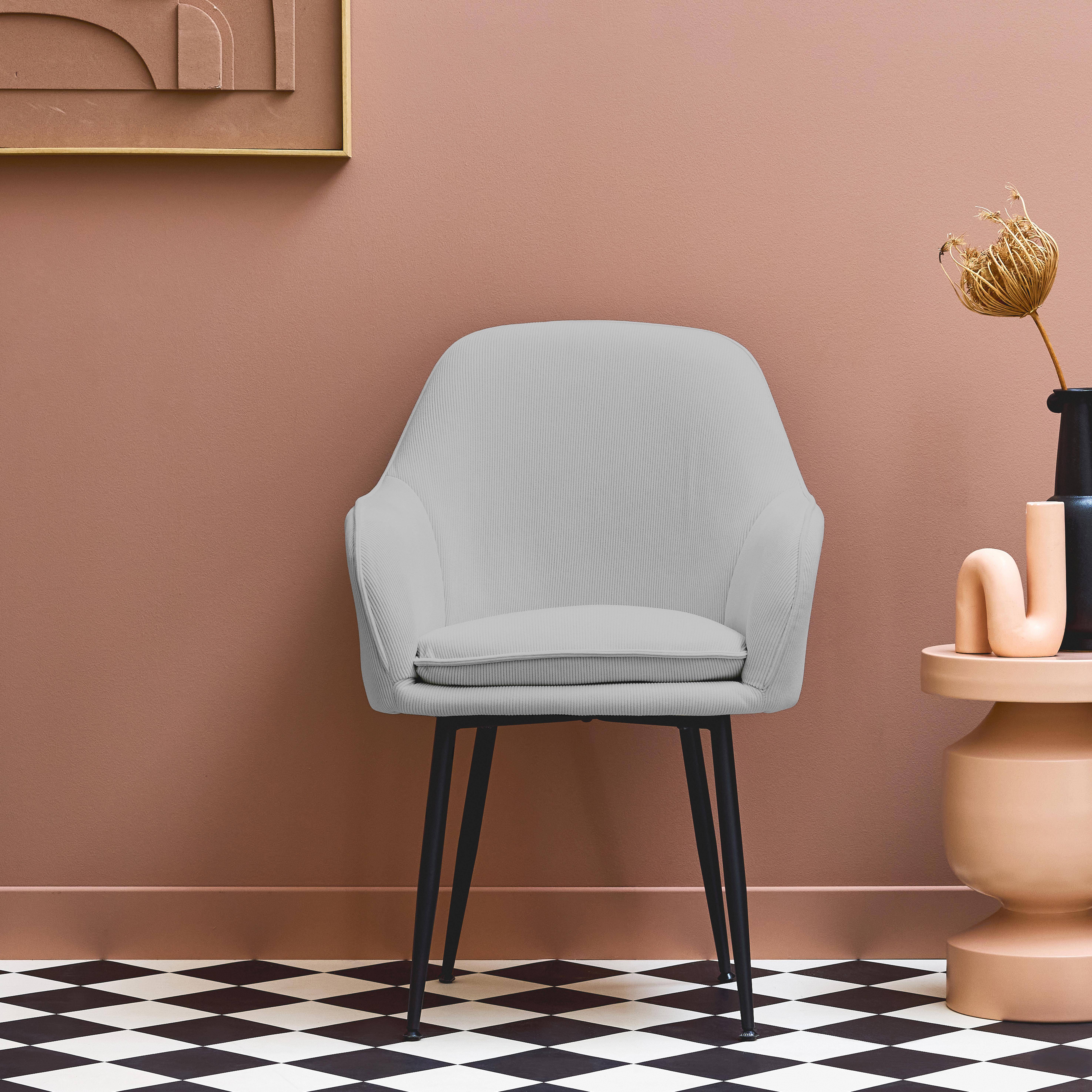 Fauteuil en velours côtelé gris clair et pieds en métal noir mat, L 57 x P 59 x H 84,5 Photo1