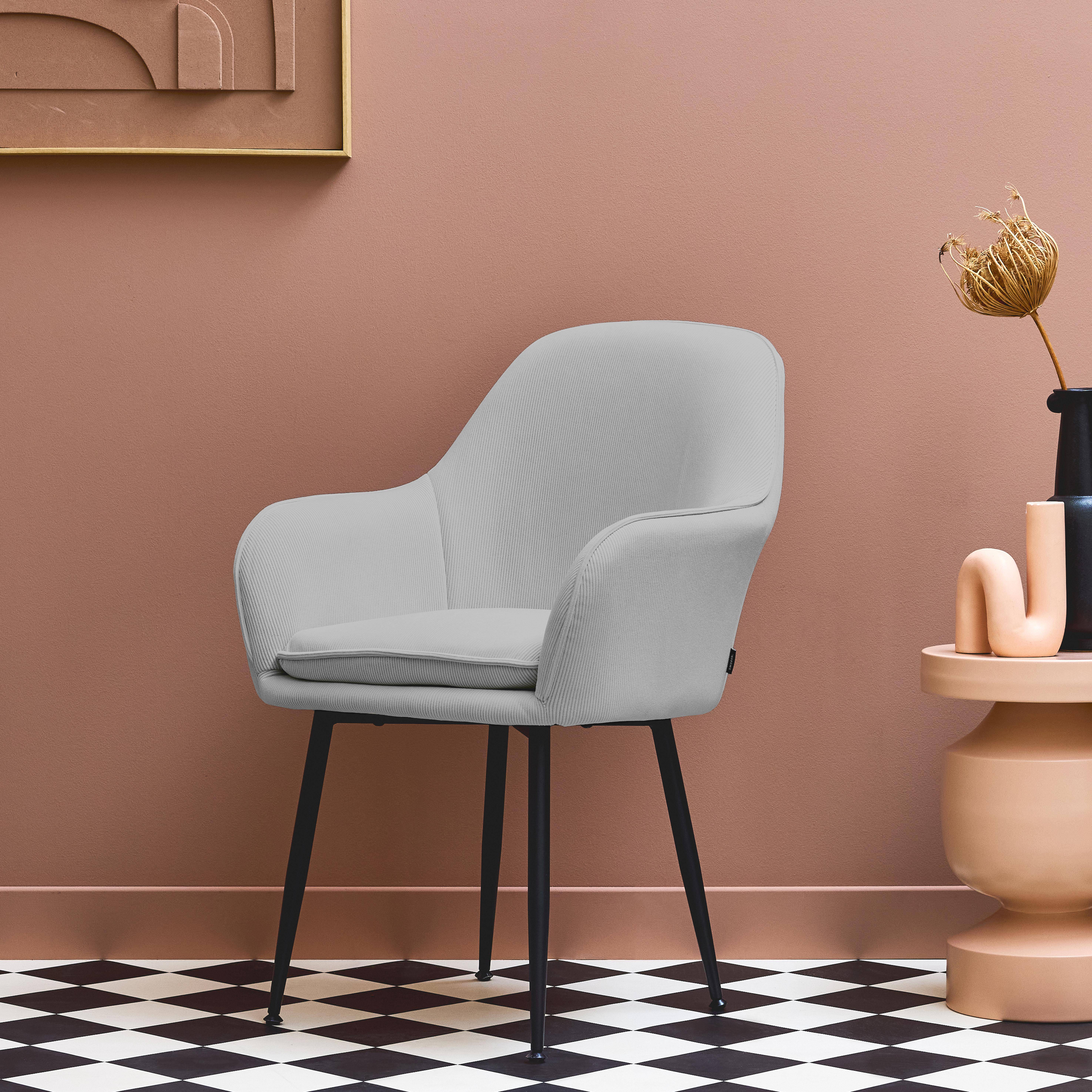 Fauteuil en velours côtelé gris clair et pieds en métal noir mat, L 57 x P 59 x H 84,5 Photo2