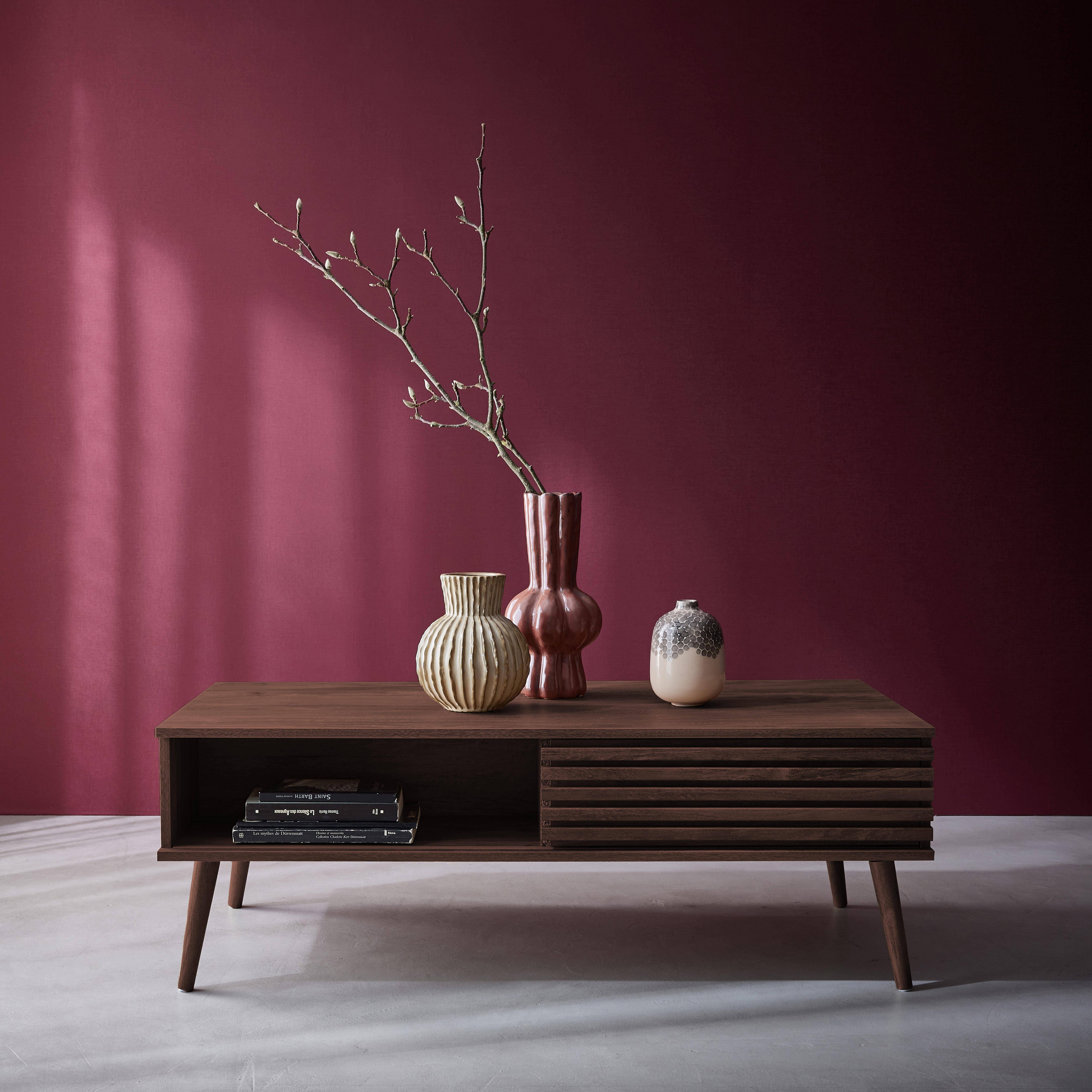 Scandinavische salontafel met schuifdeuren in gegroefd walnootkleurig decor en opbergvakken Photo1