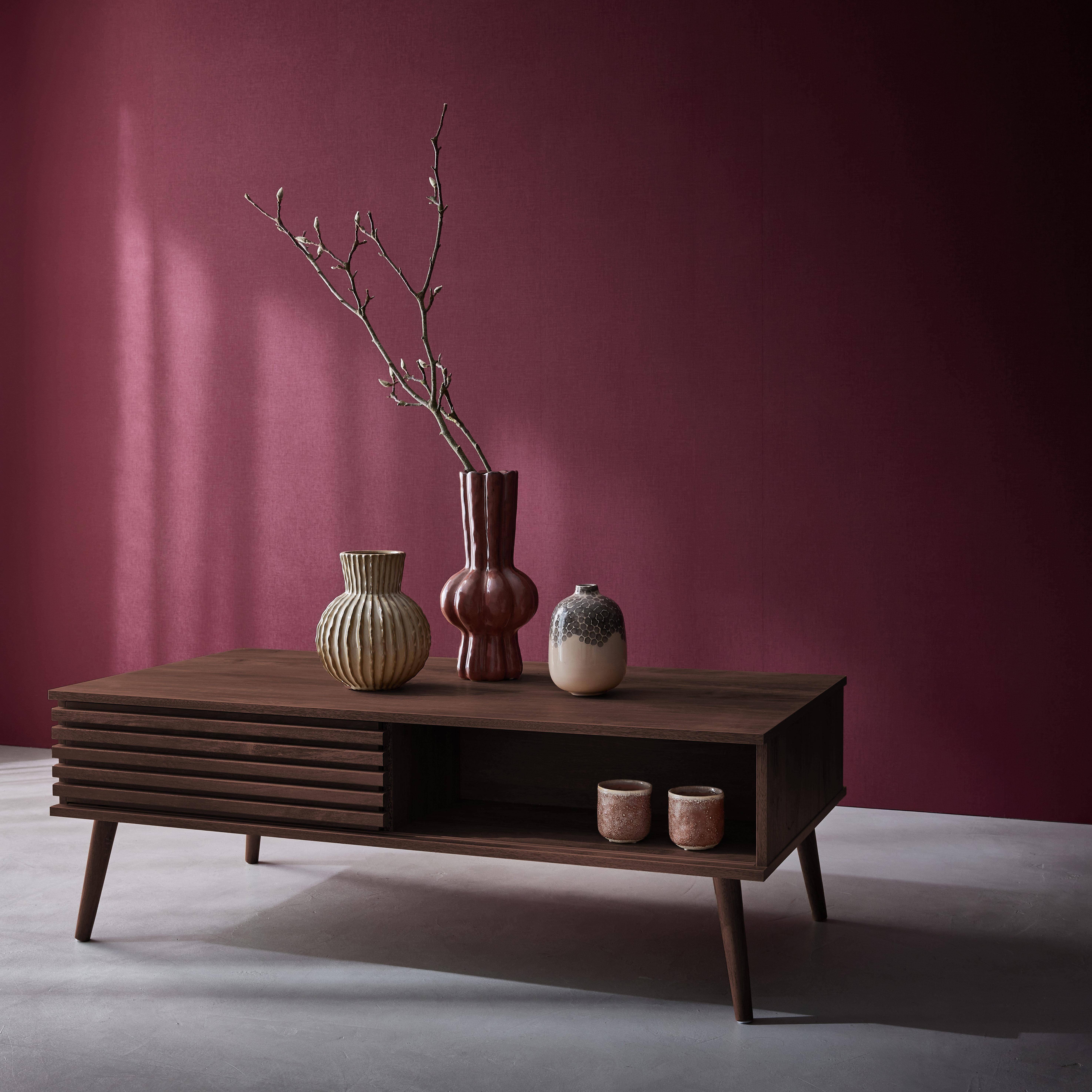 Scandinavische salontafel met schuifdeuren in gegroefd walnootkleurig decor en opbergvakken Photo3
