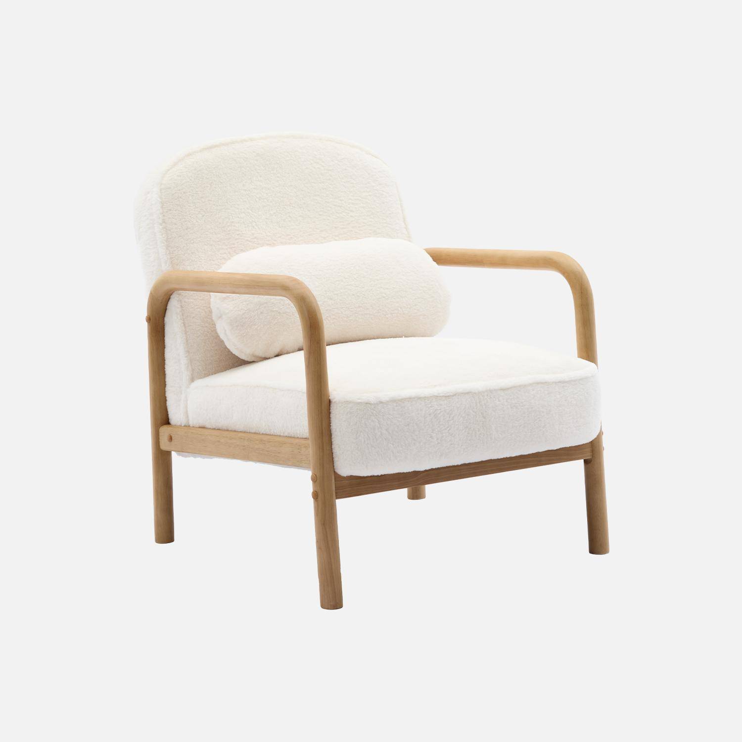 Fauteuil scandinave arrondi bois d'hévéa et tissu effet fausse fourrure  Photo1