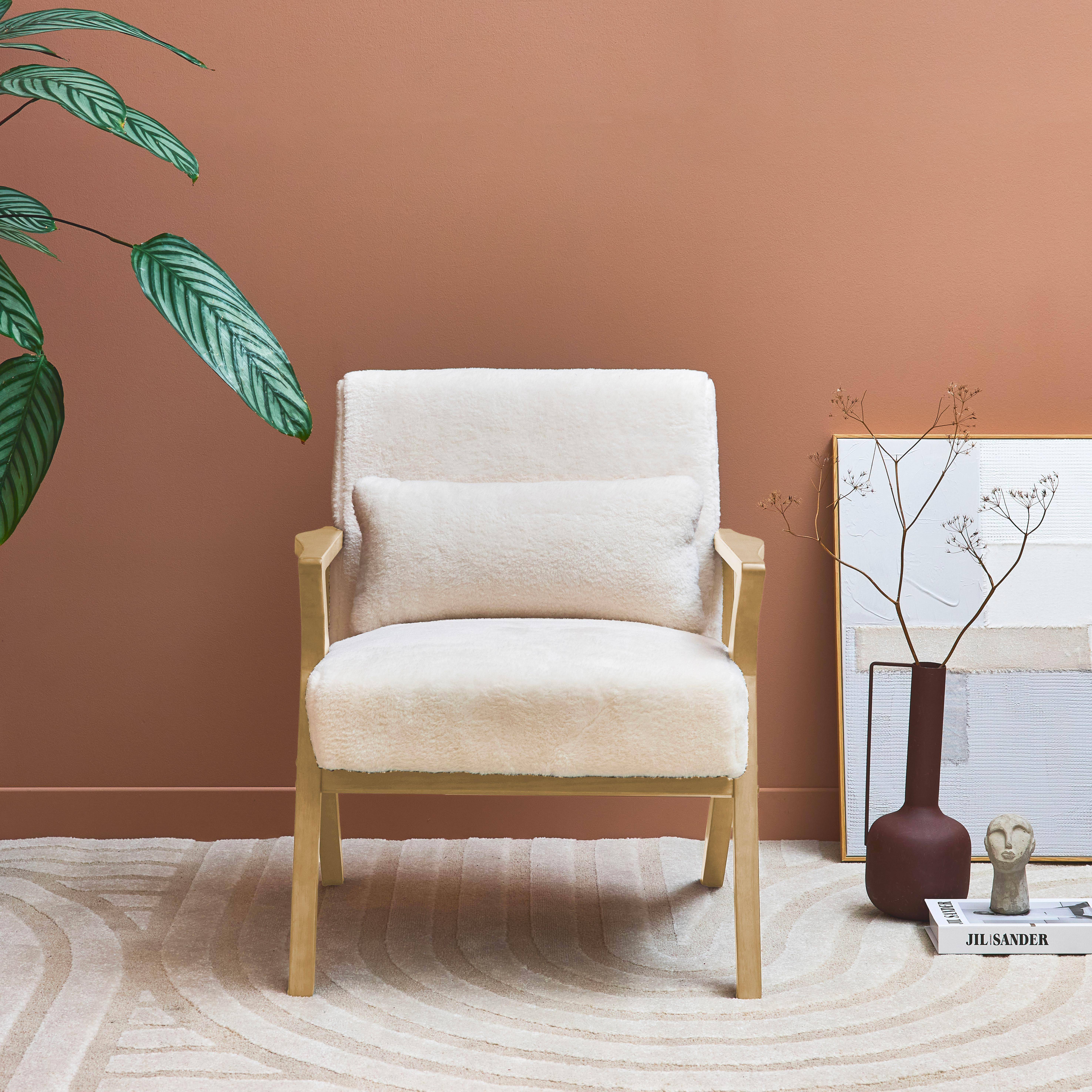 Fauteuil scandinave bois d'hévéa et tissu effet fausse fourrure blanc crème  Photo1