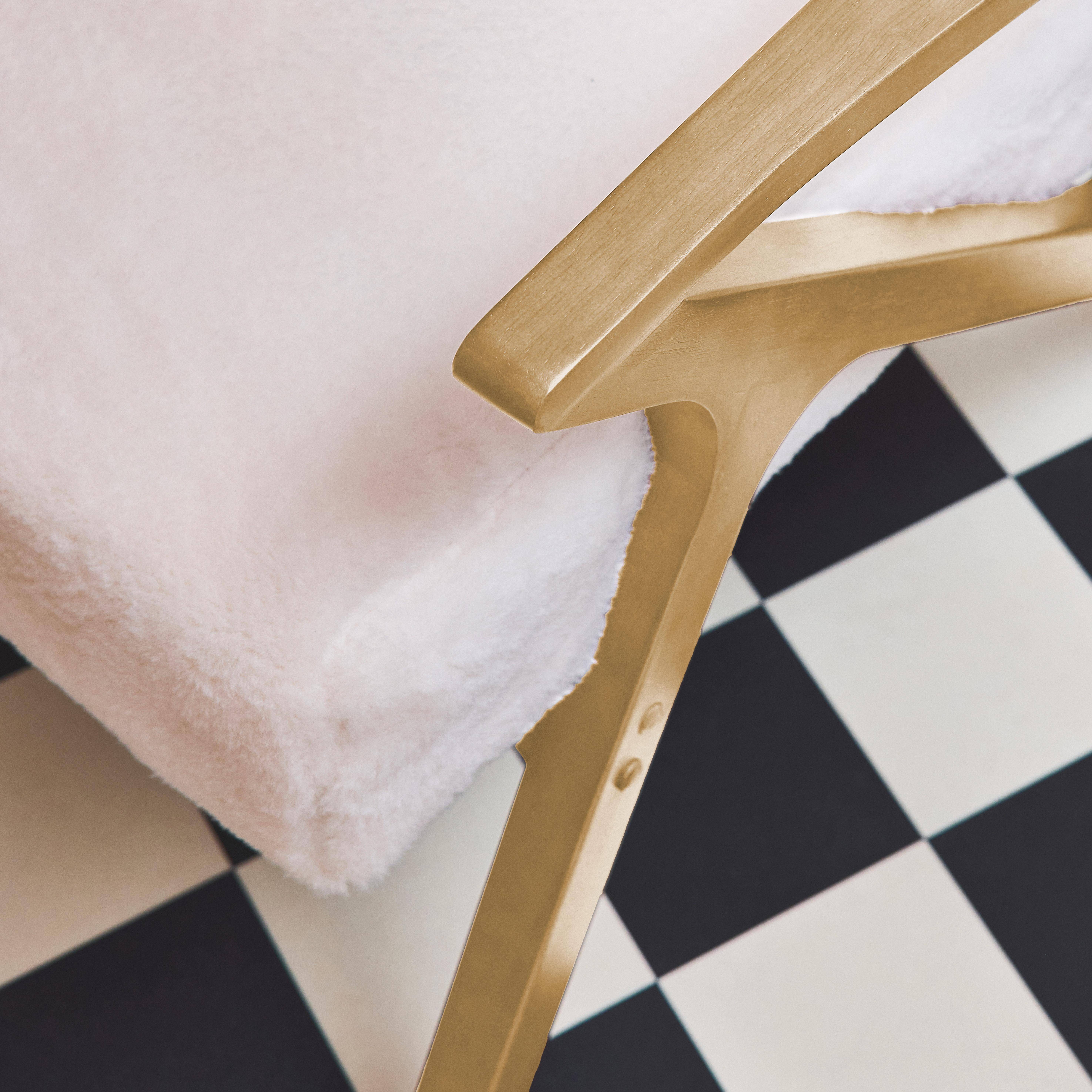 Fauteuil scandinave bois d'hévéa et tissu effet fausse fourrure blanc crème  Photo5