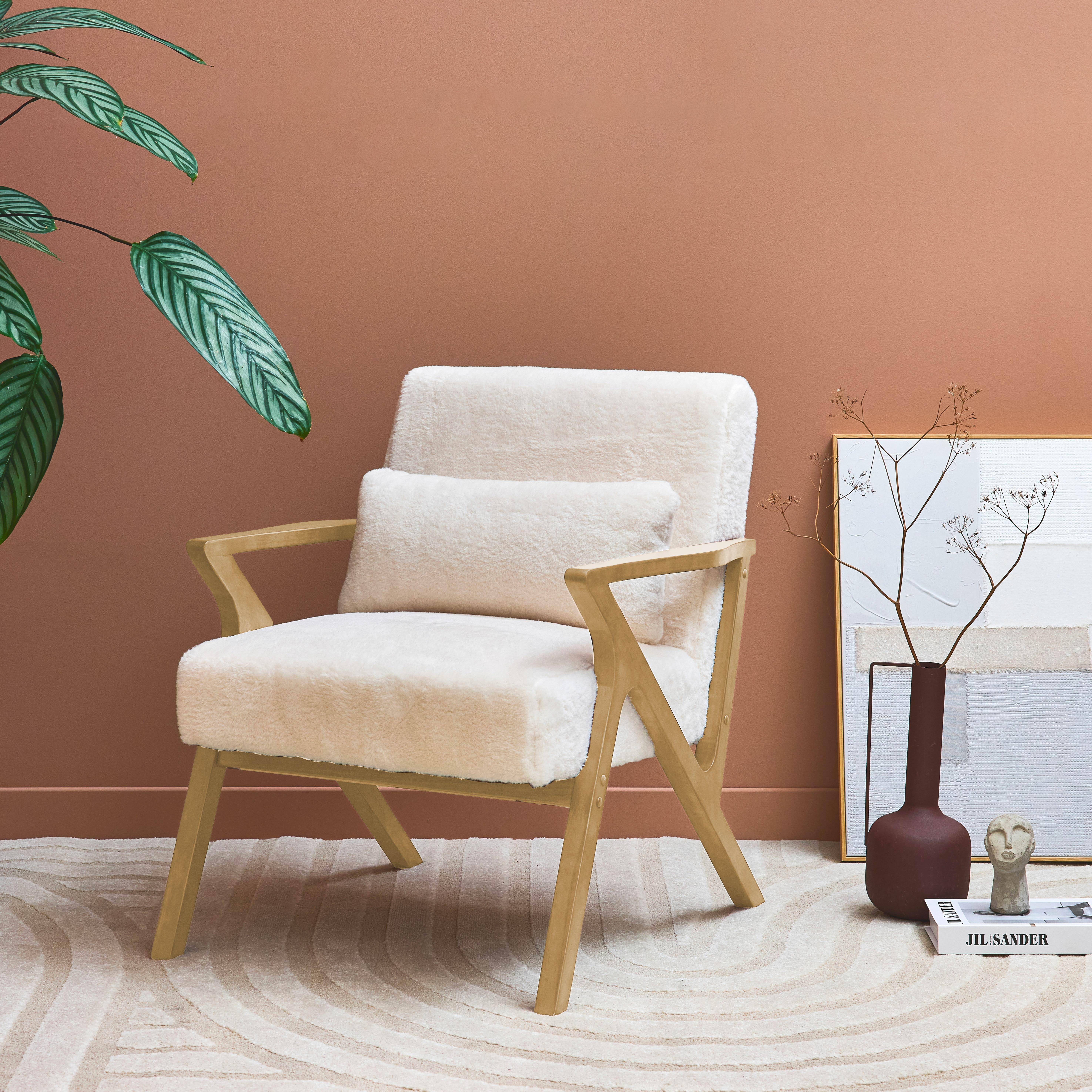 Fauteuil scandinave bois d'hévéa et tissu effet fausse fourrure blanc crème  Photo6