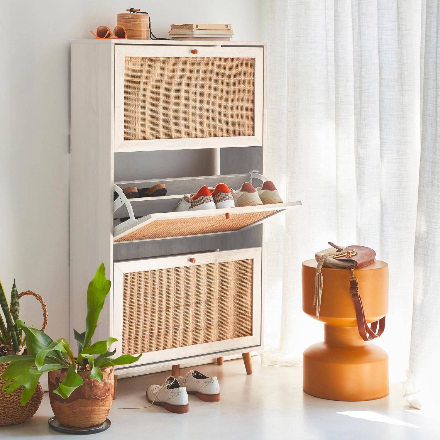 Biała szafka na buty, 3 klapy z rattanu, Bohème, szer. 75 x gł. 26 x wys. 131 cm Photo2